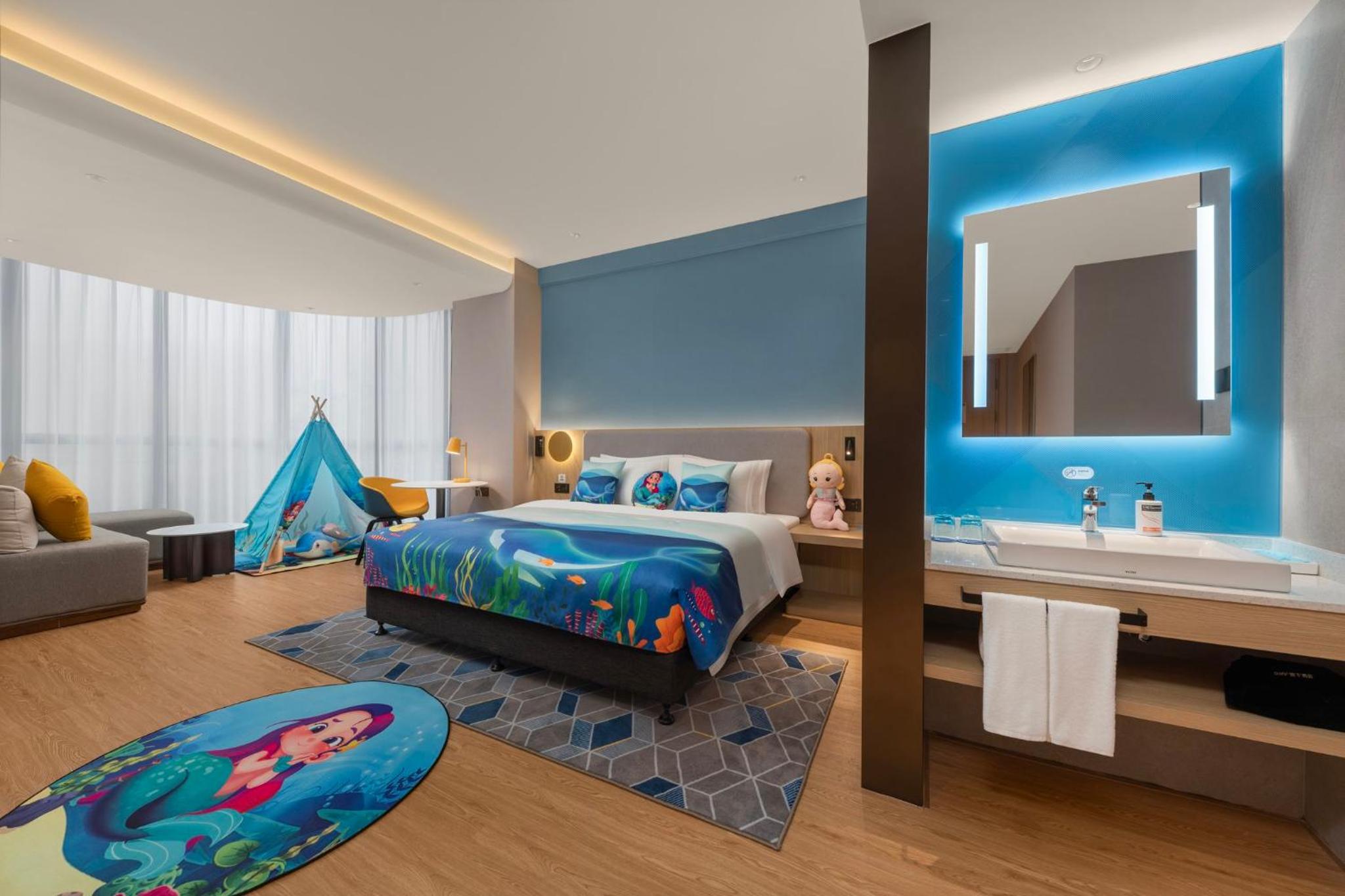 Standard King Room - Kids Theme - Photo 14
