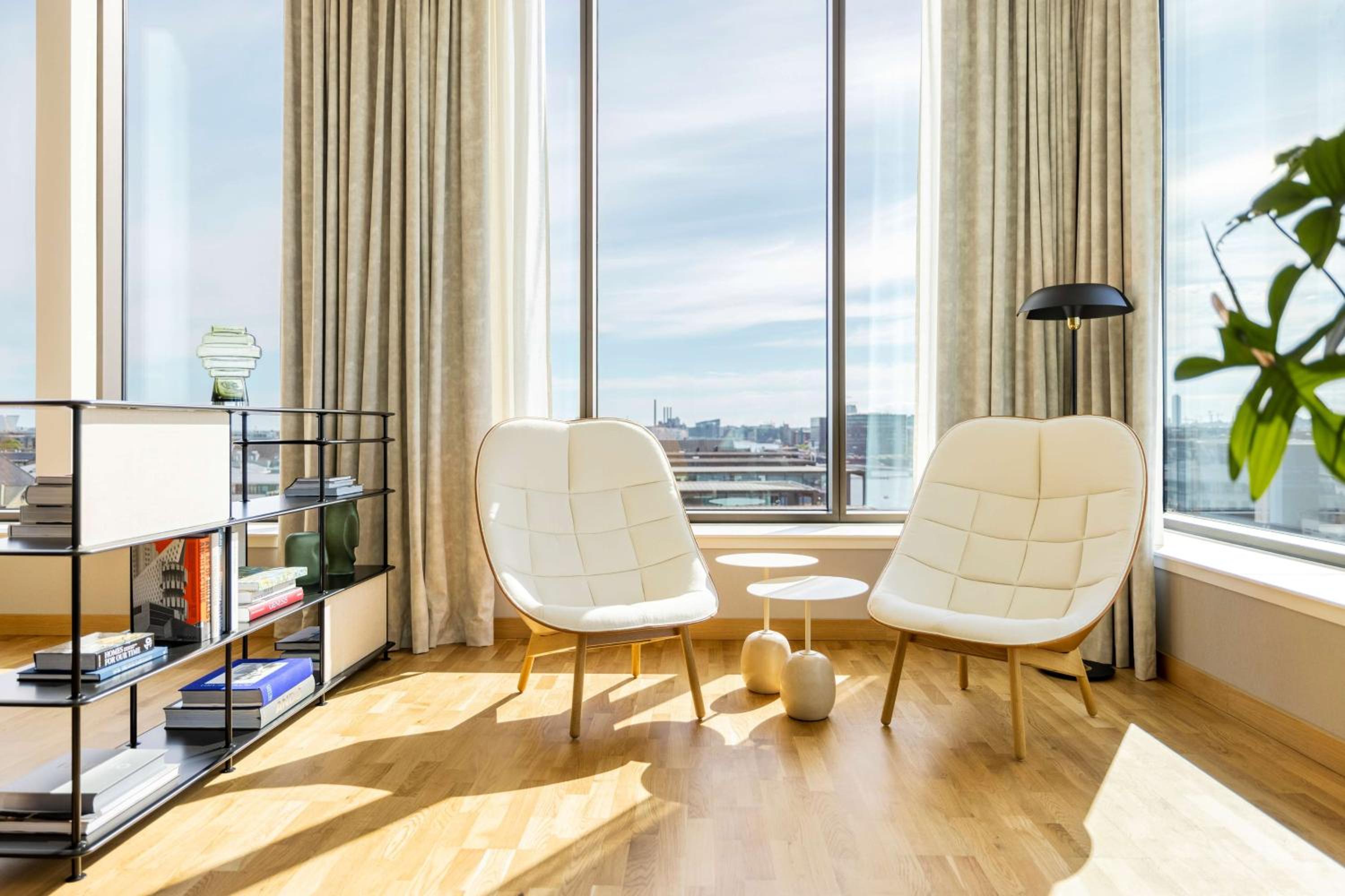 Presidential Suite with View thumbnail 6