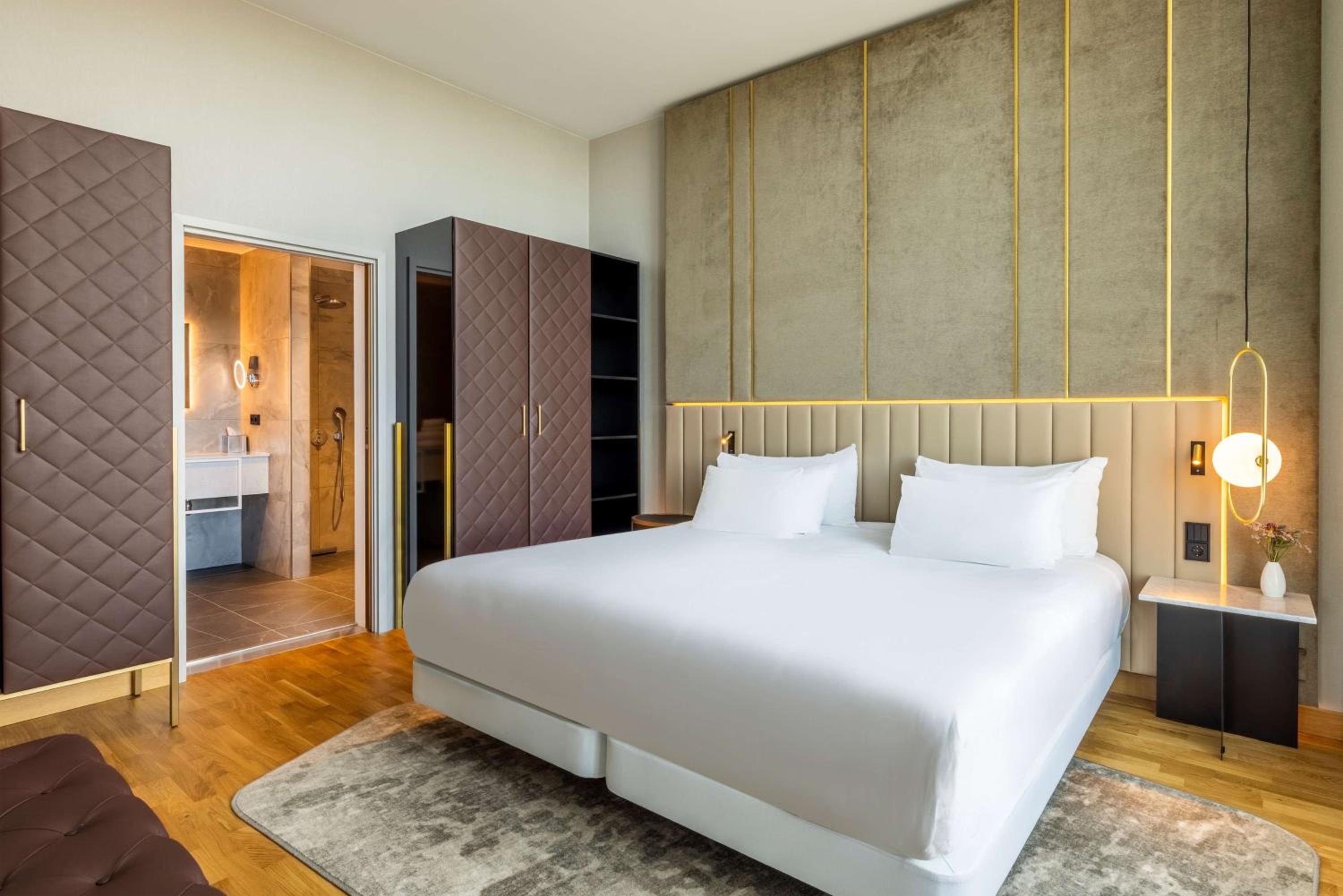Waterfront Corner Suite
