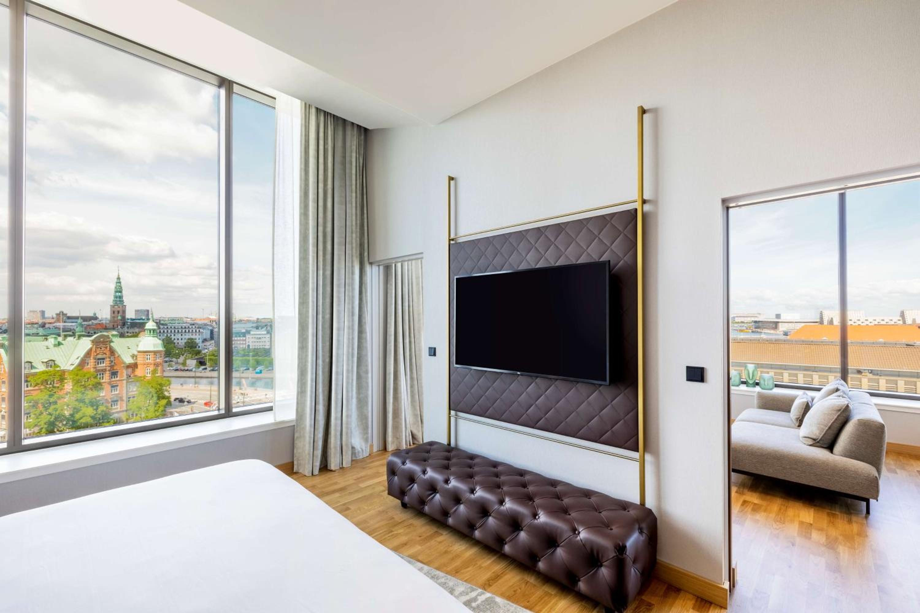 Waterfront Corner Suite