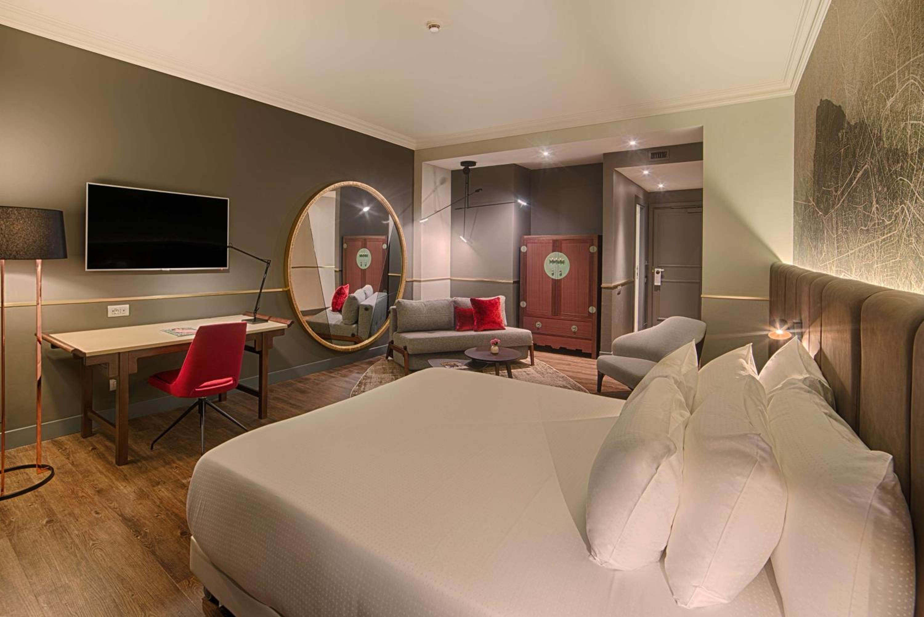 Premium Twin Room with Extra Bed (3 Adults + 1 Child)