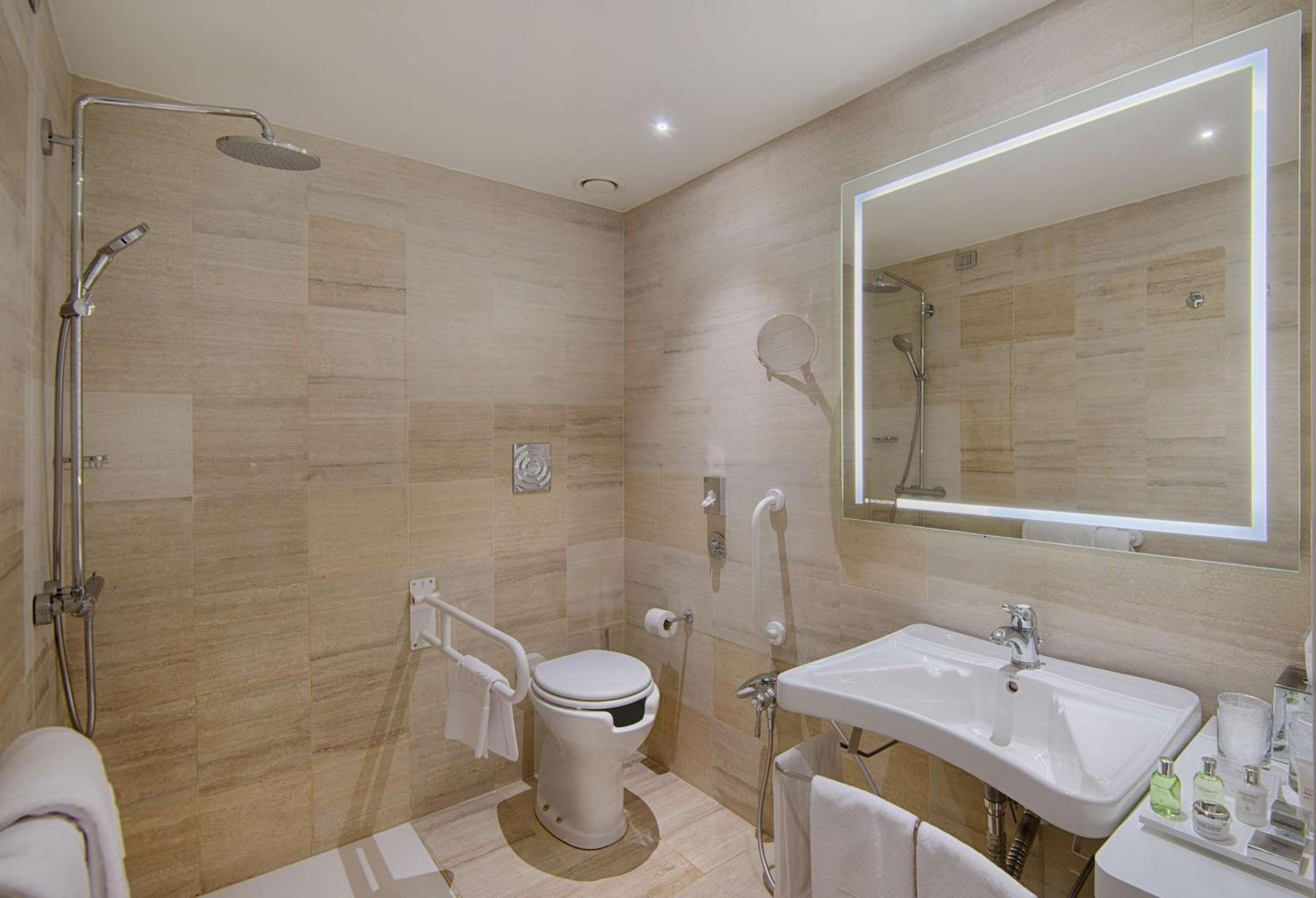 Superior Double or Twin Room XL with Extra Bed (2 Adults + 1 Child)