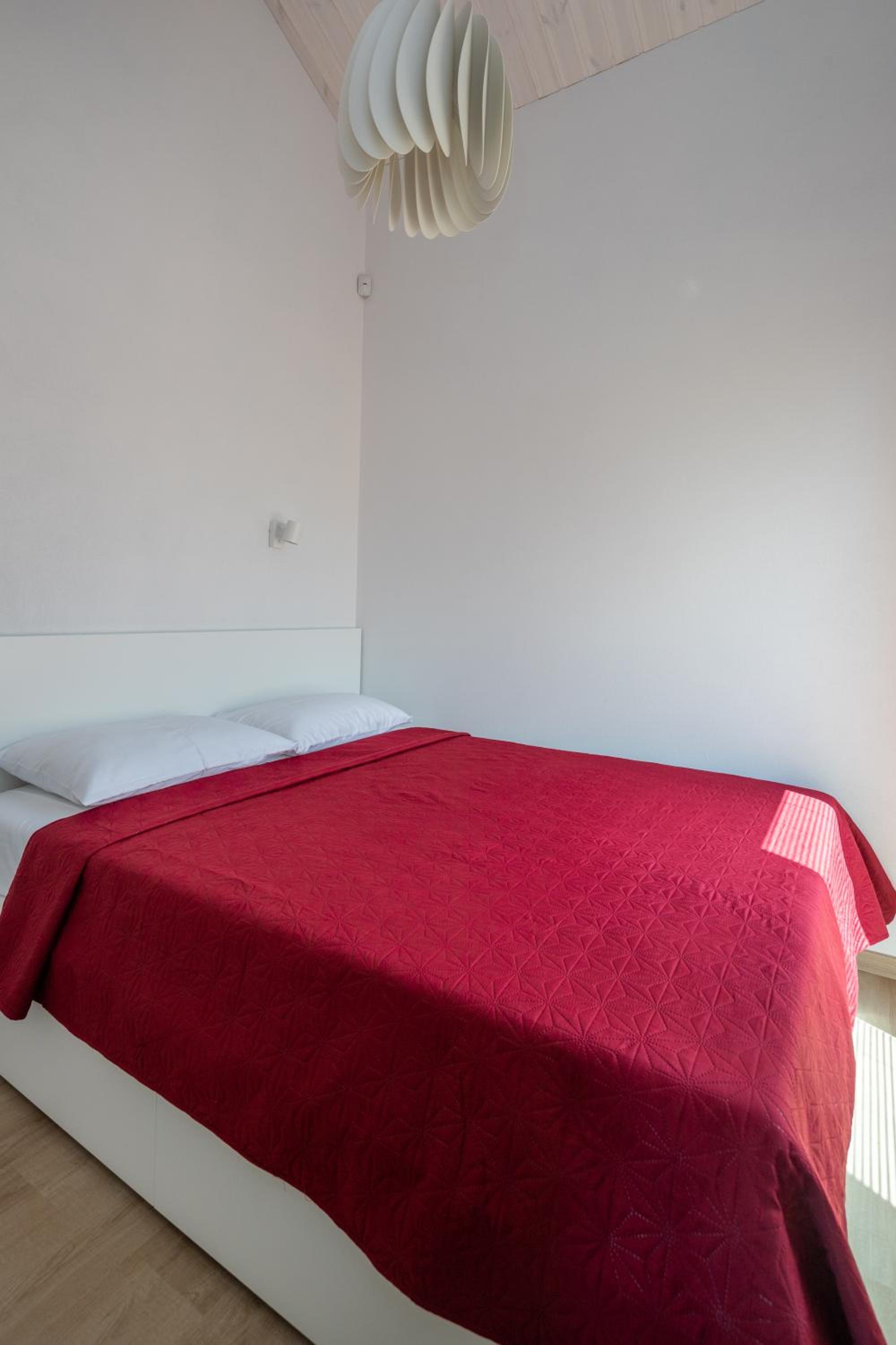 Quadruple Room with Balcony - Photo 4