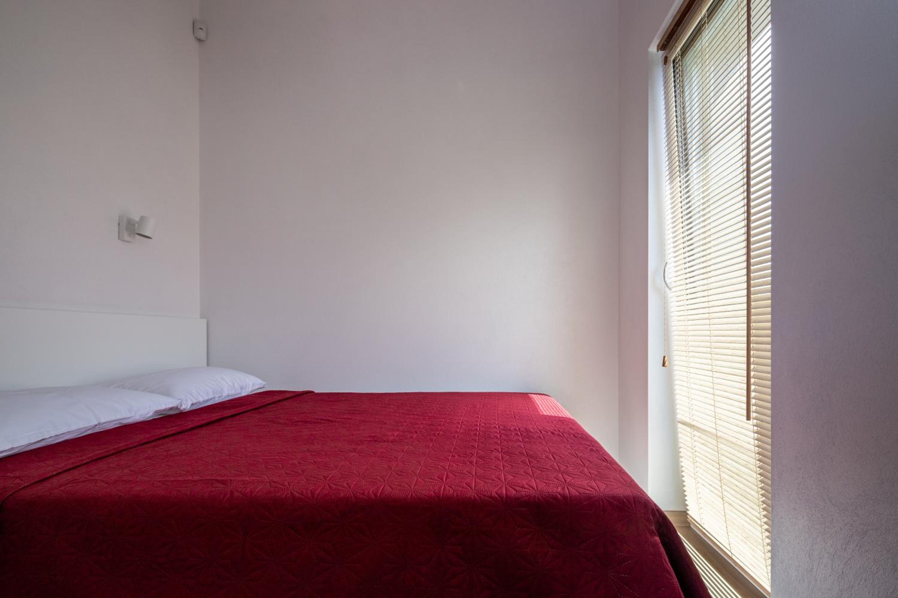 Quadruple Room with Balcony - Photo 14