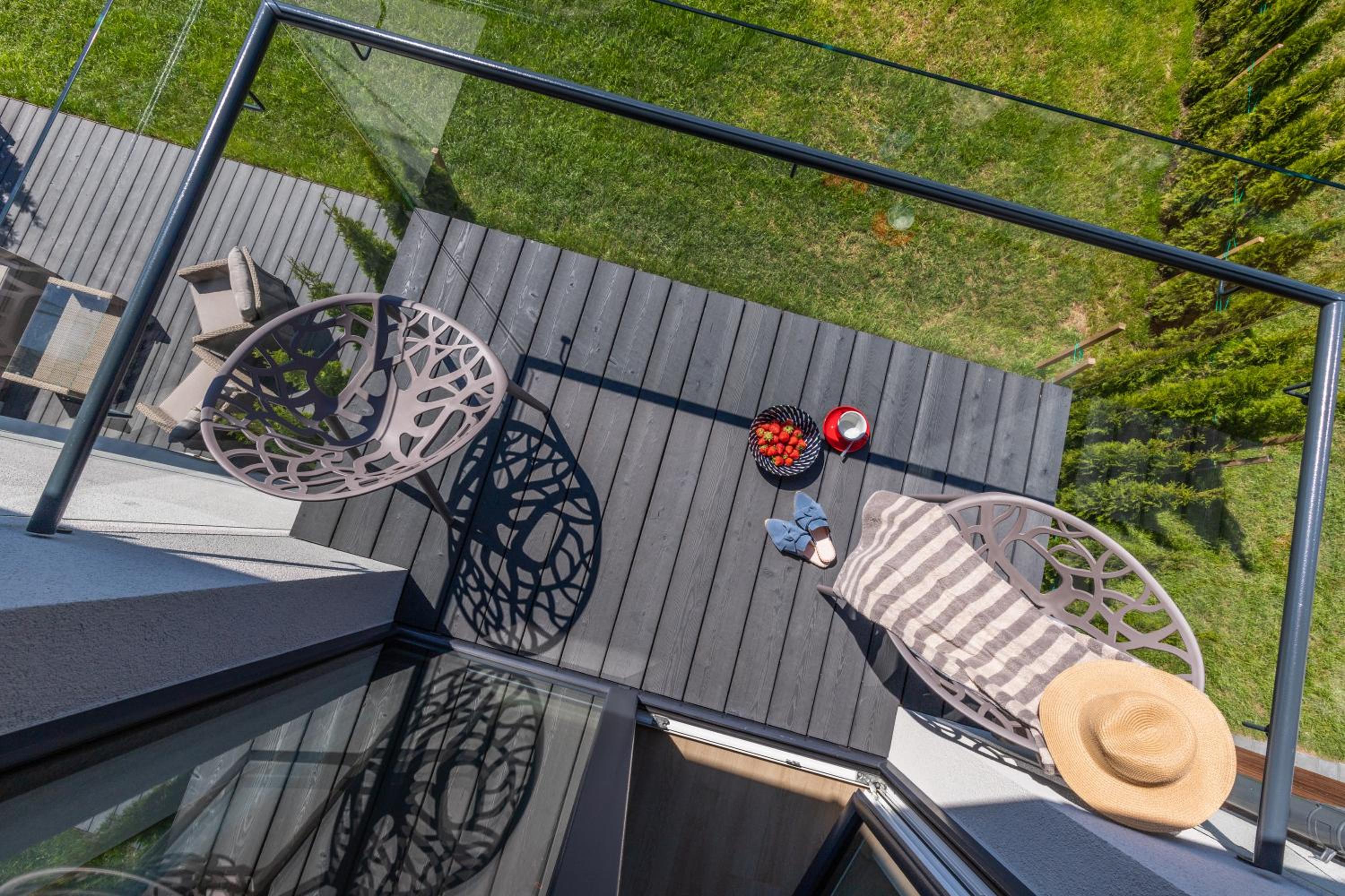 Quadruple Room with Balcony - Photo 16