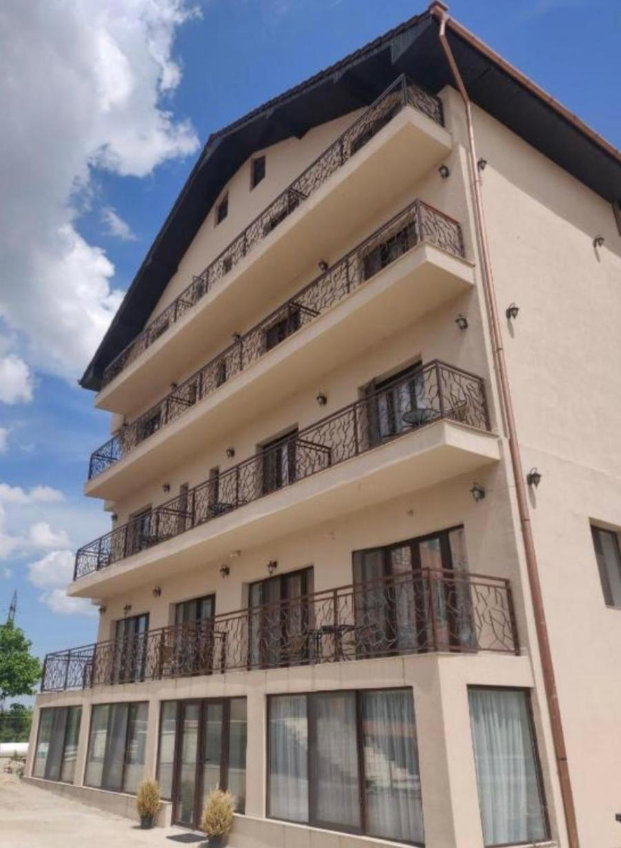 Apartment with Balcony photo 2