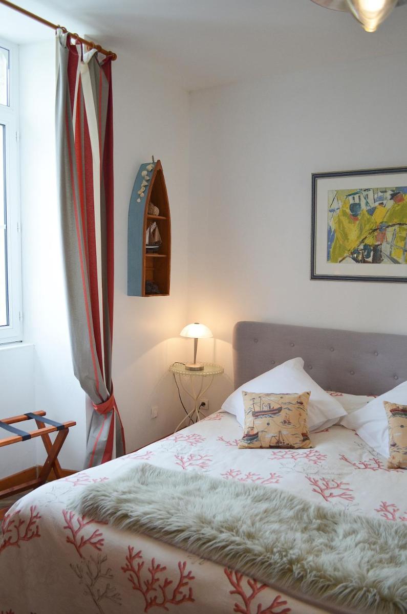 Standard King Room - Photo 2