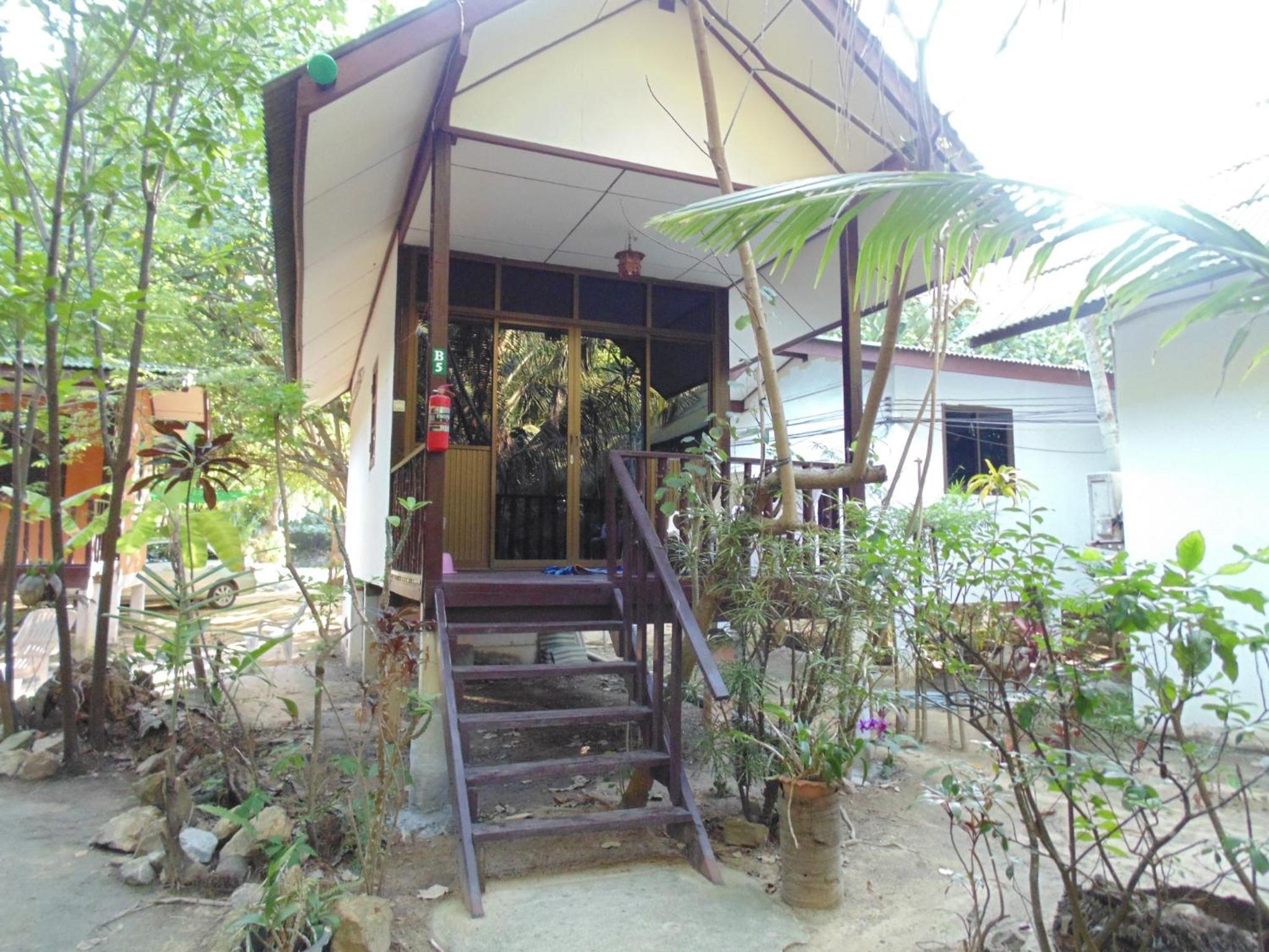 Standard Bungalow with Air Conditioning photo 2