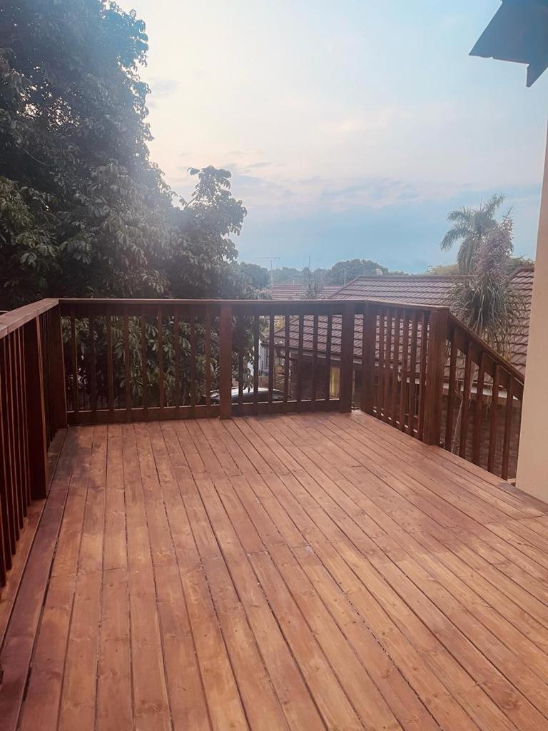 Studio with Balcony - Photo 5