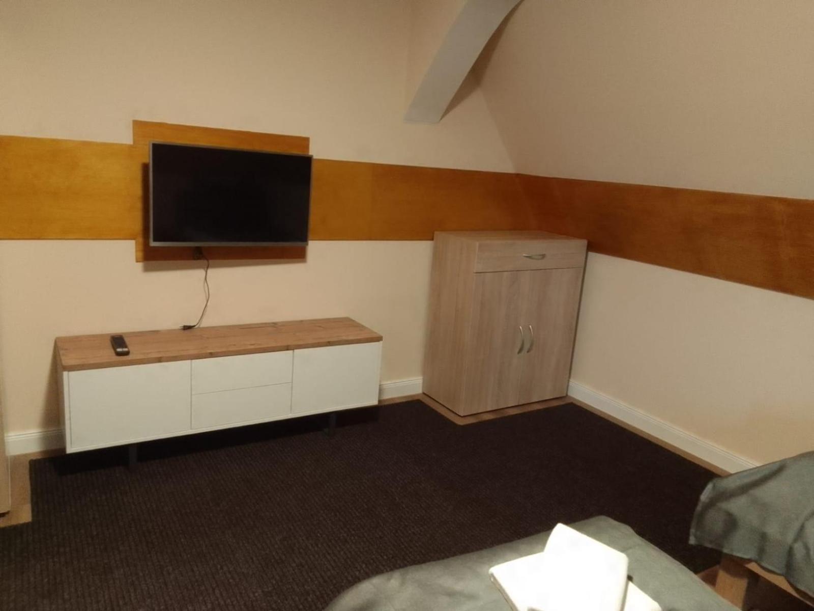 One-Bedroom Apartment - Photo 7