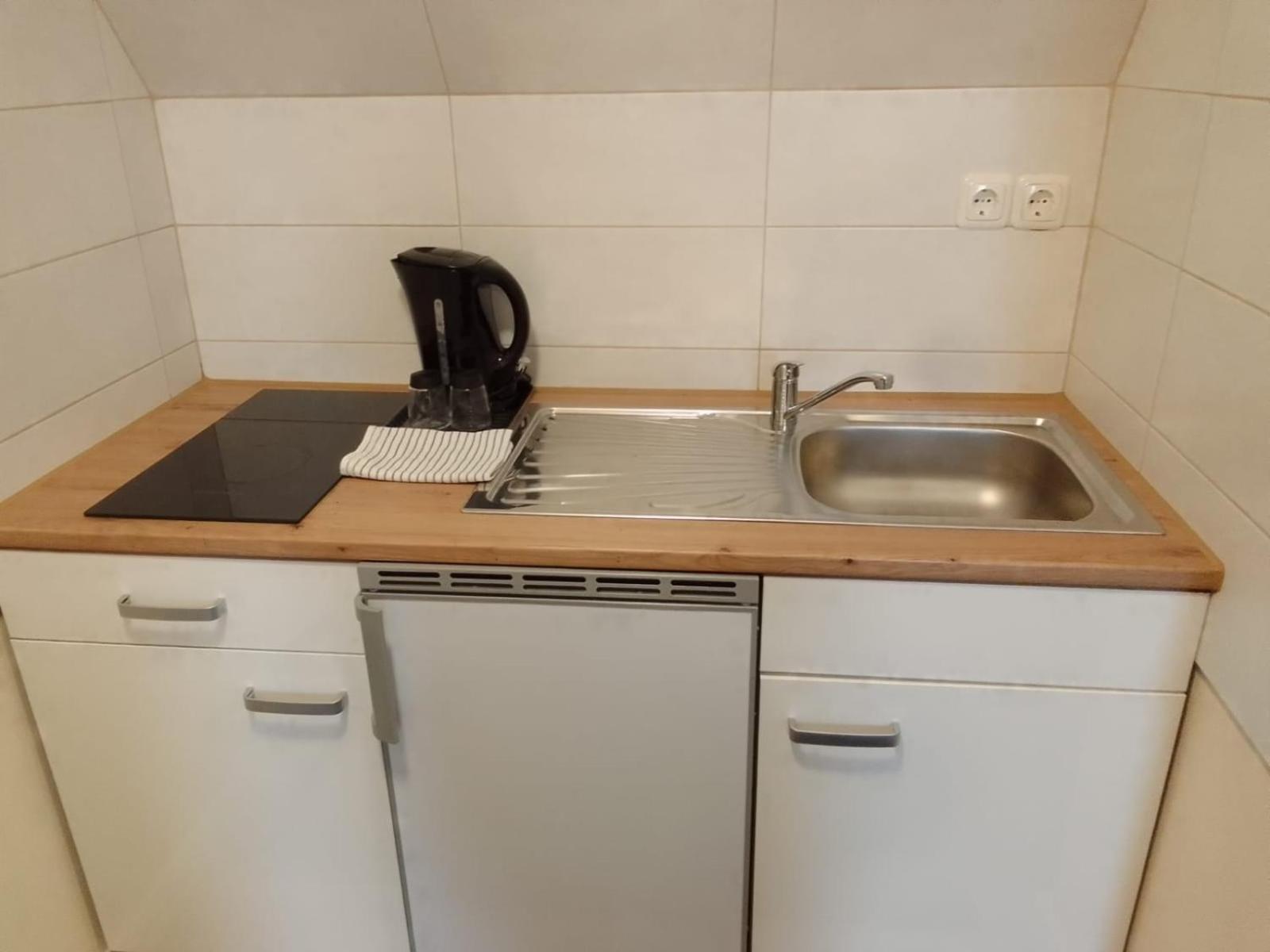 One-Bedroom Apartment - Photo 2