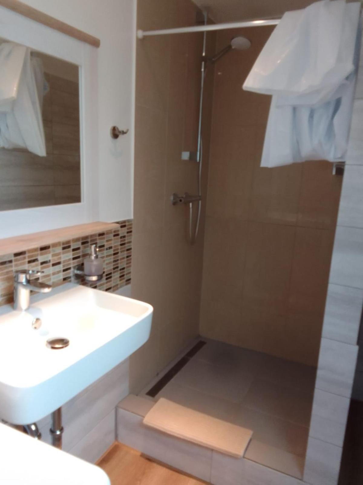 One-Bedroom Apartment - Photo 8