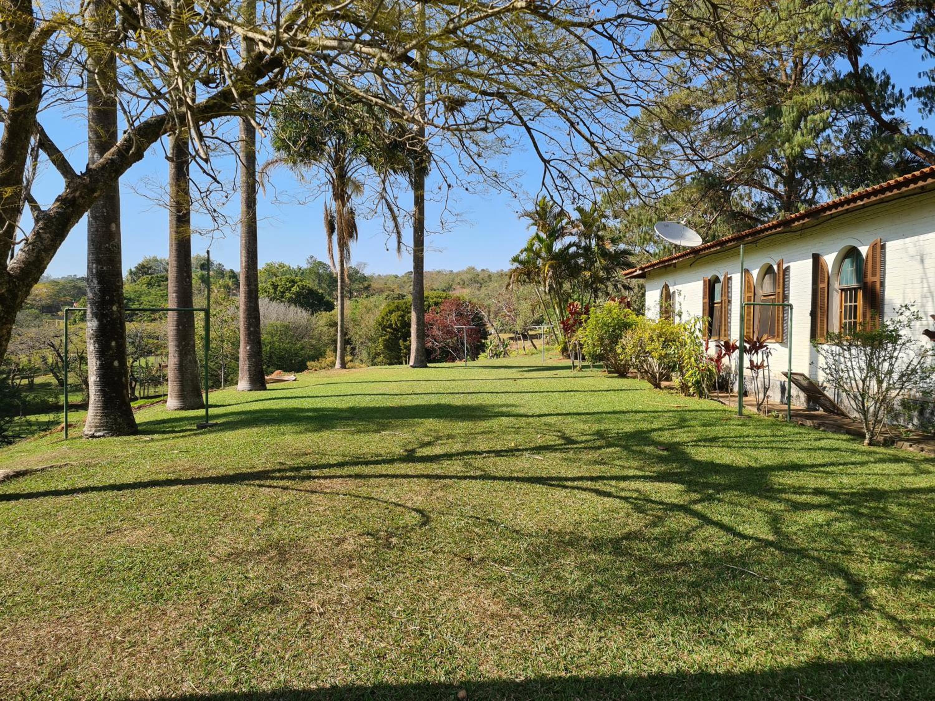 Six-Bedroom House photo 1
