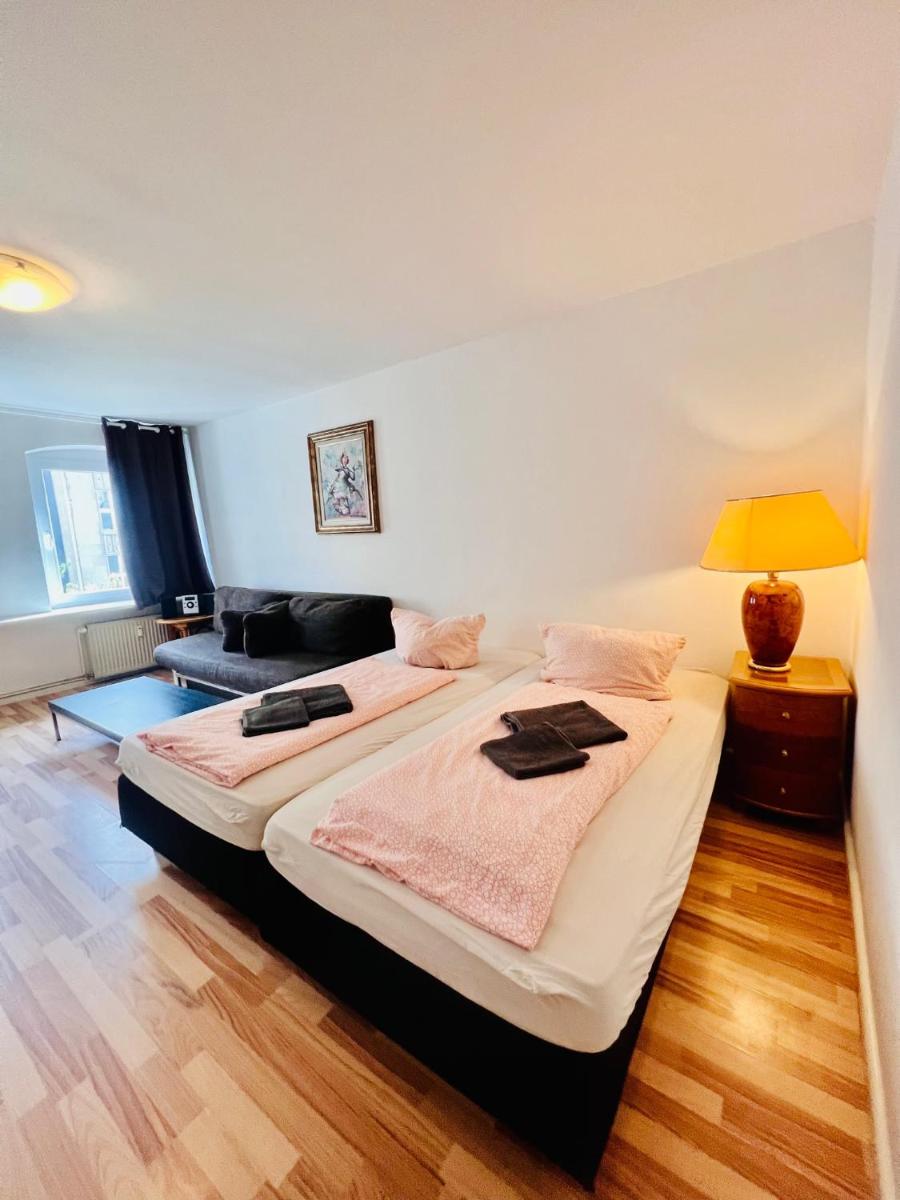 Three-Bedroom Apartment - Third Floor - Köpenicker Strasse 47a photo 2