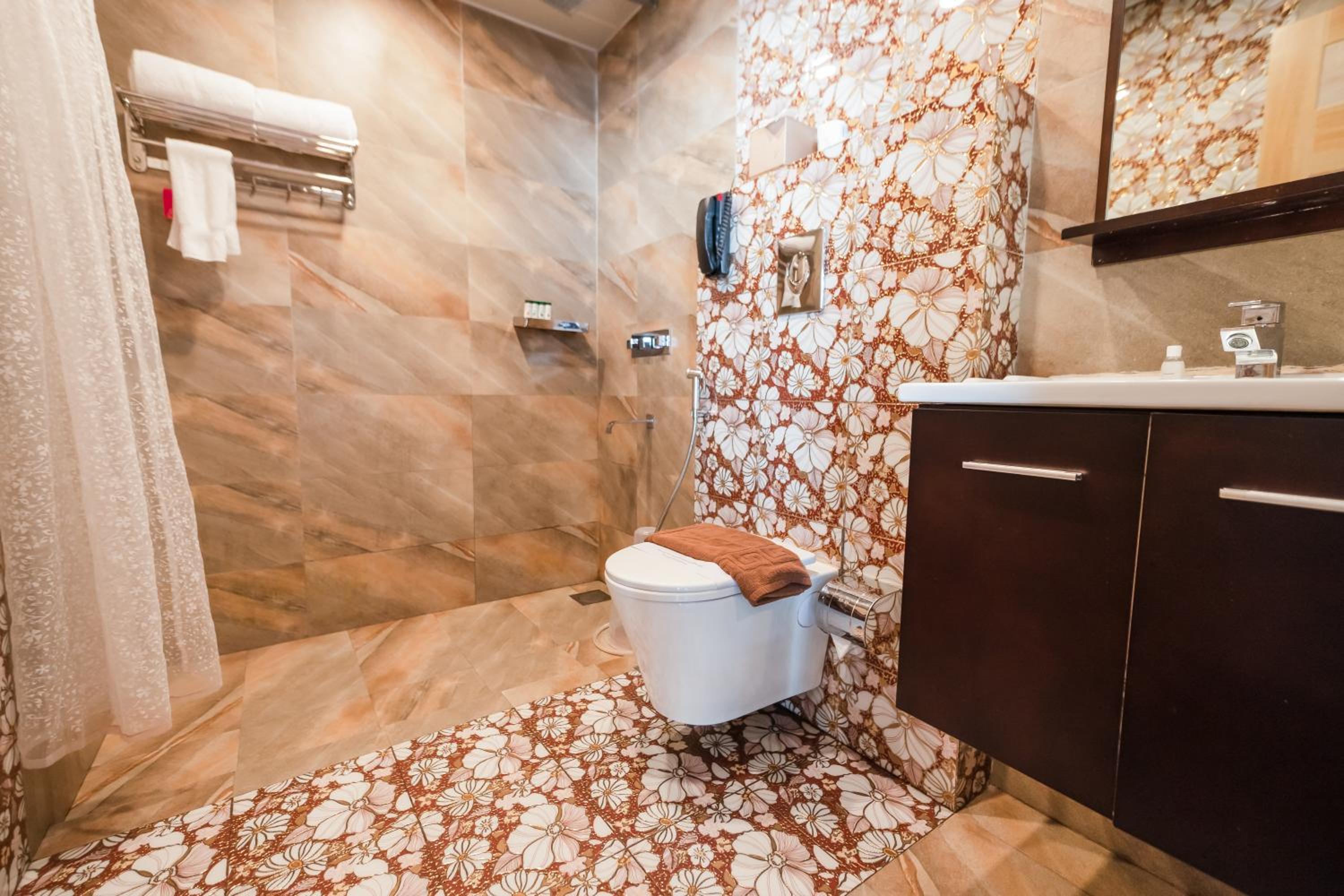 Club Suite with Complimentary Adventure Activities and 100 Spread Breakfast
