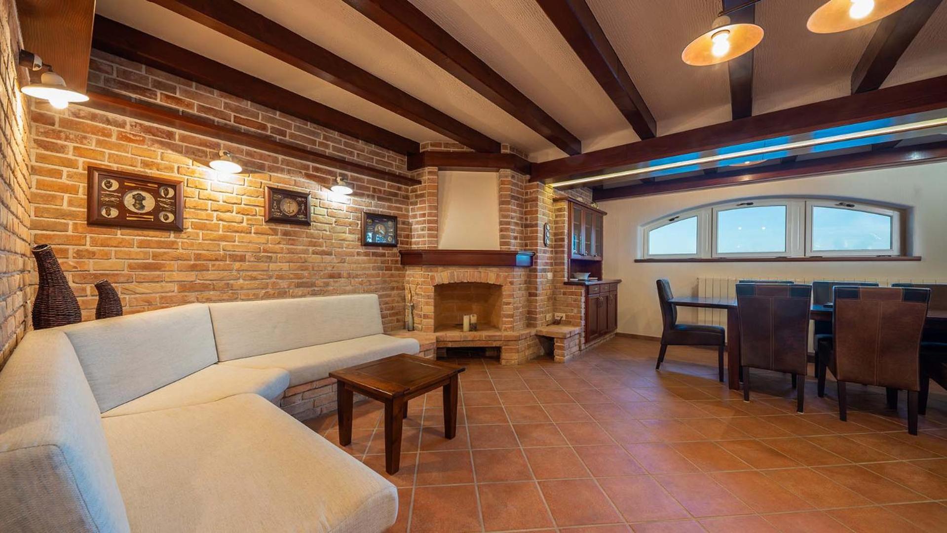 Villa photo 3