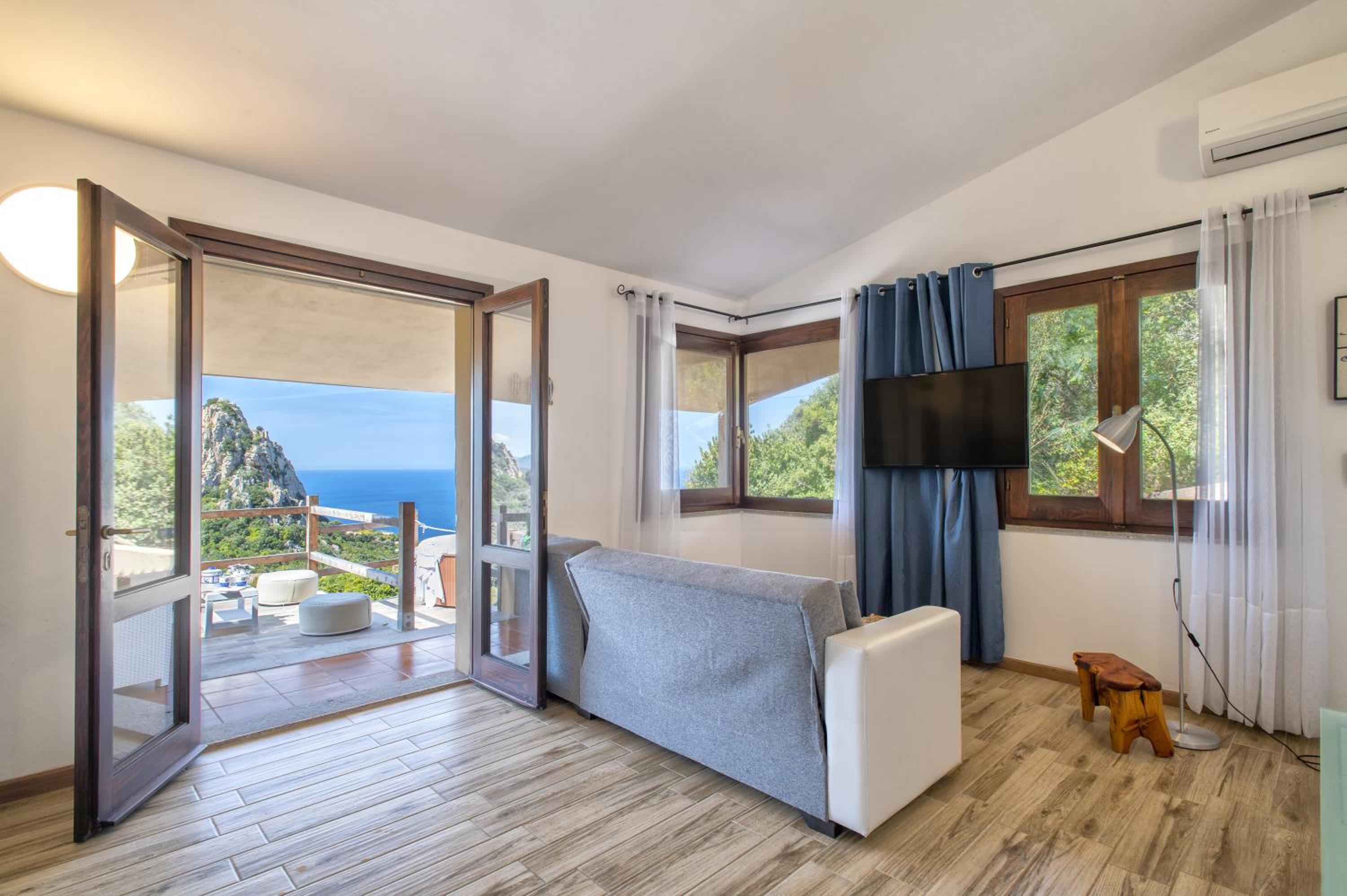 Villa with Sea View - Photo 22