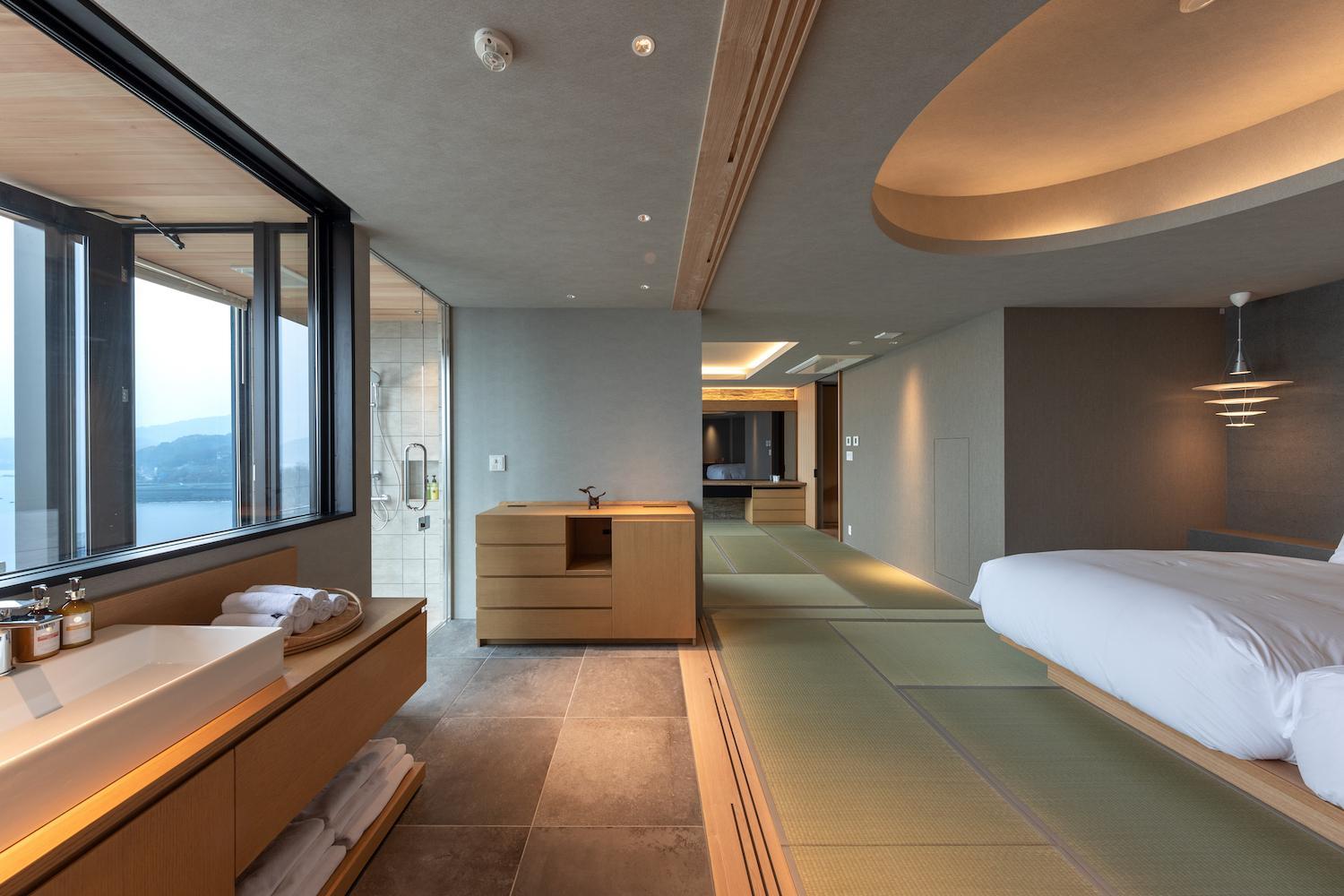 Executive Suite - Photo 4