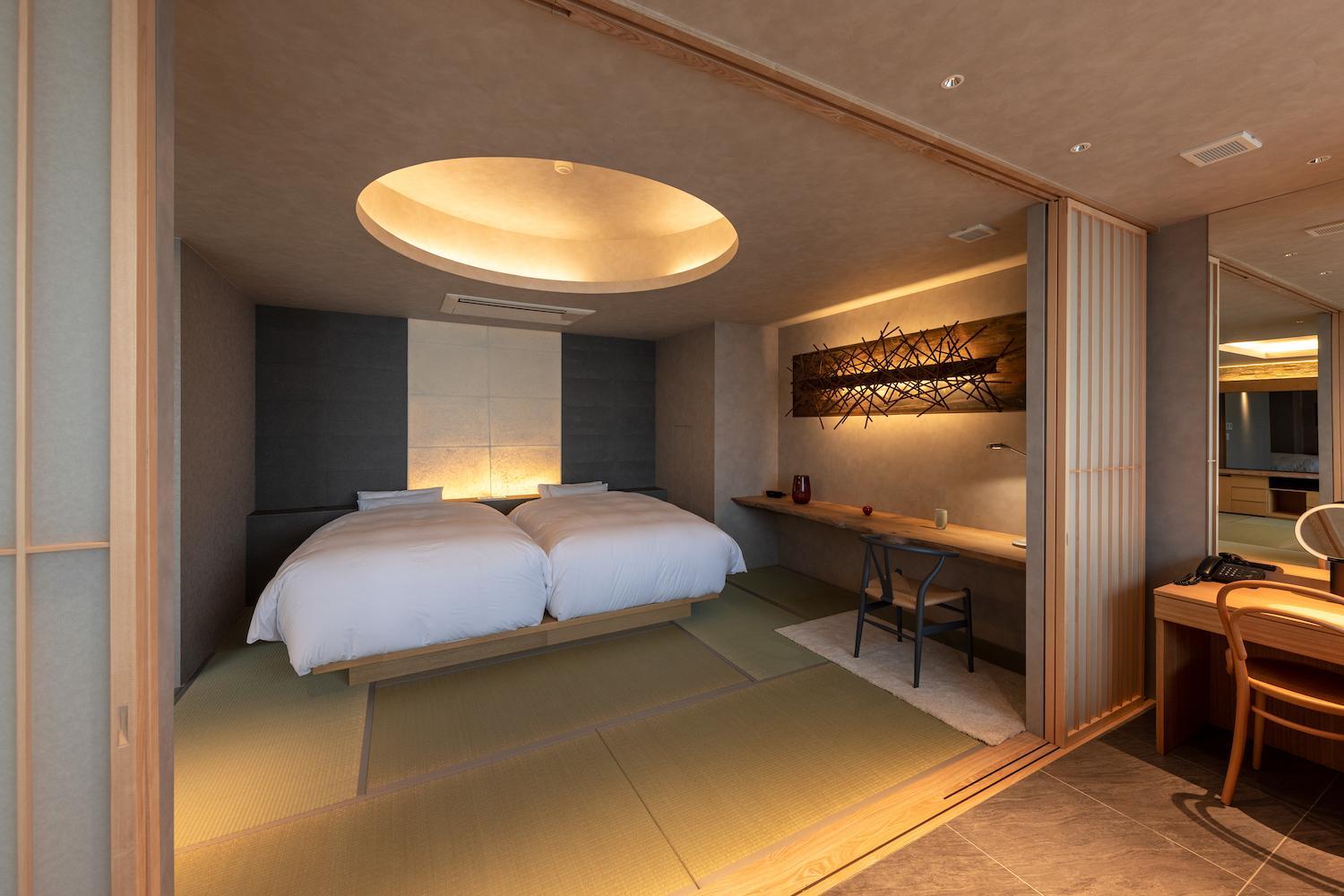 Executive Suite - Photo 21