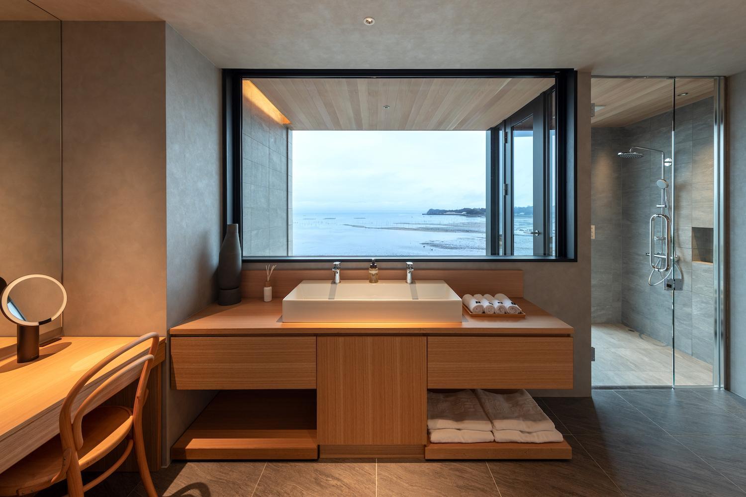 Executive Suite - Photo 9
