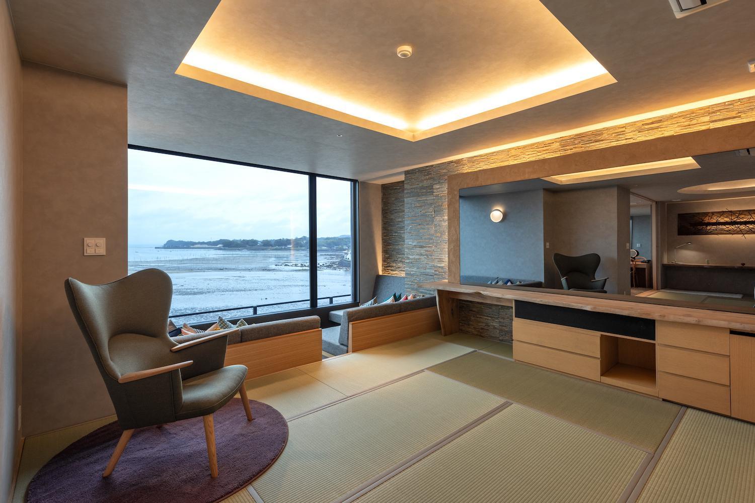 Executive Suite - Photo 16
