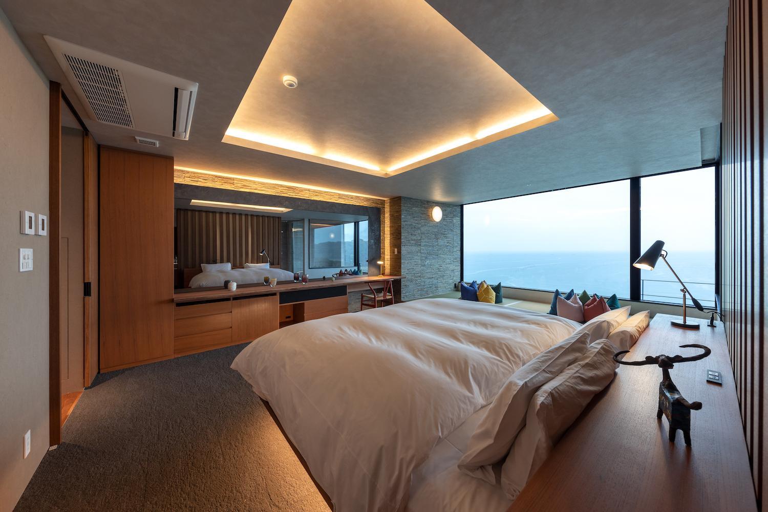 King Suite with Ocean View - Photo 1