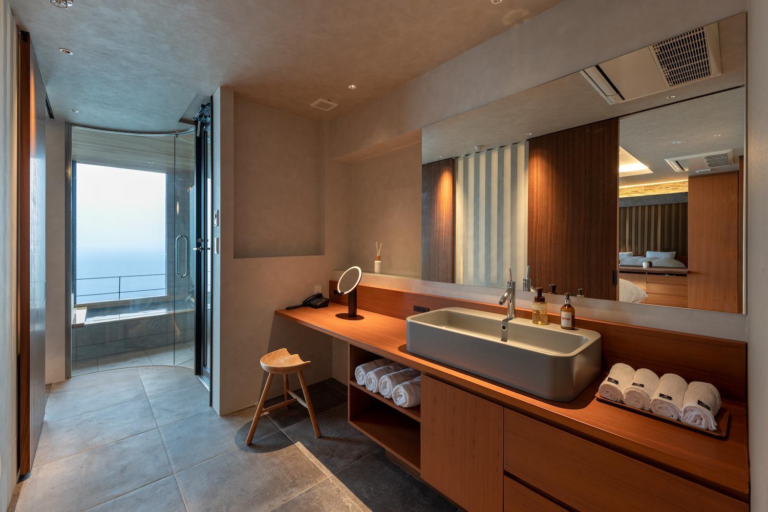 King Suite with Ocean View - Photo 2