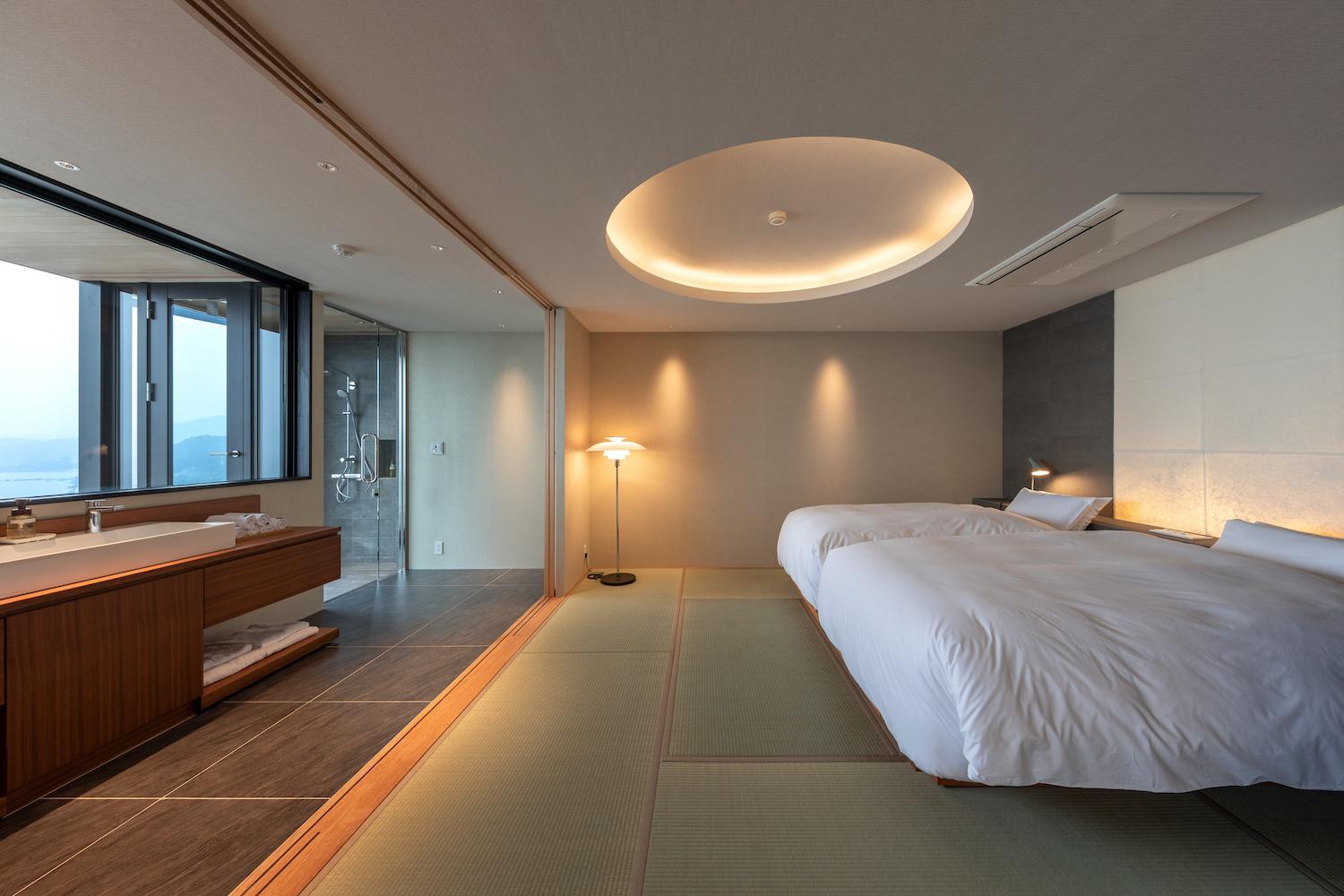 Superior Suite with Sea View - Photo 11