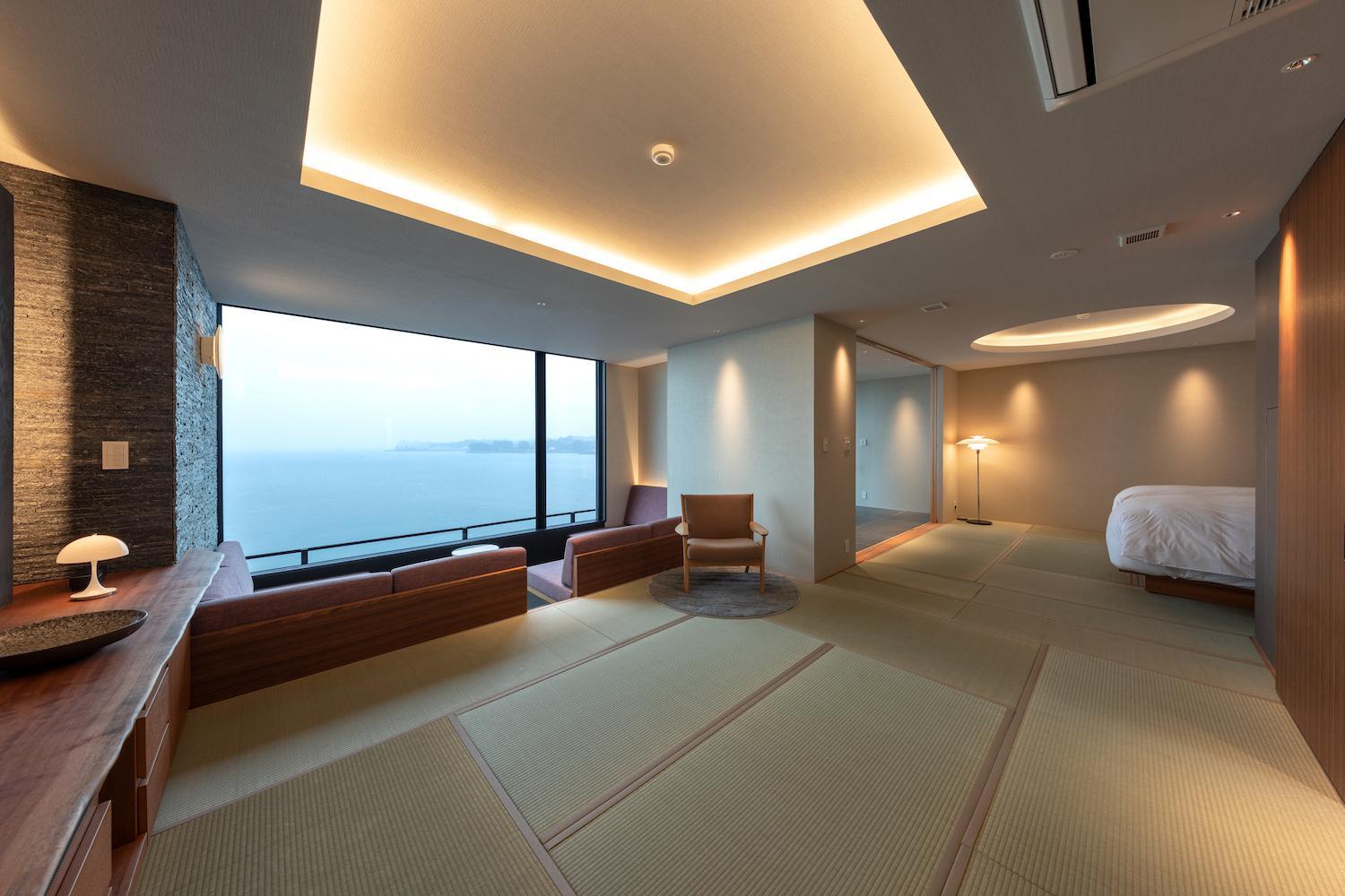 Superior Suite with Sea View - Photo 9