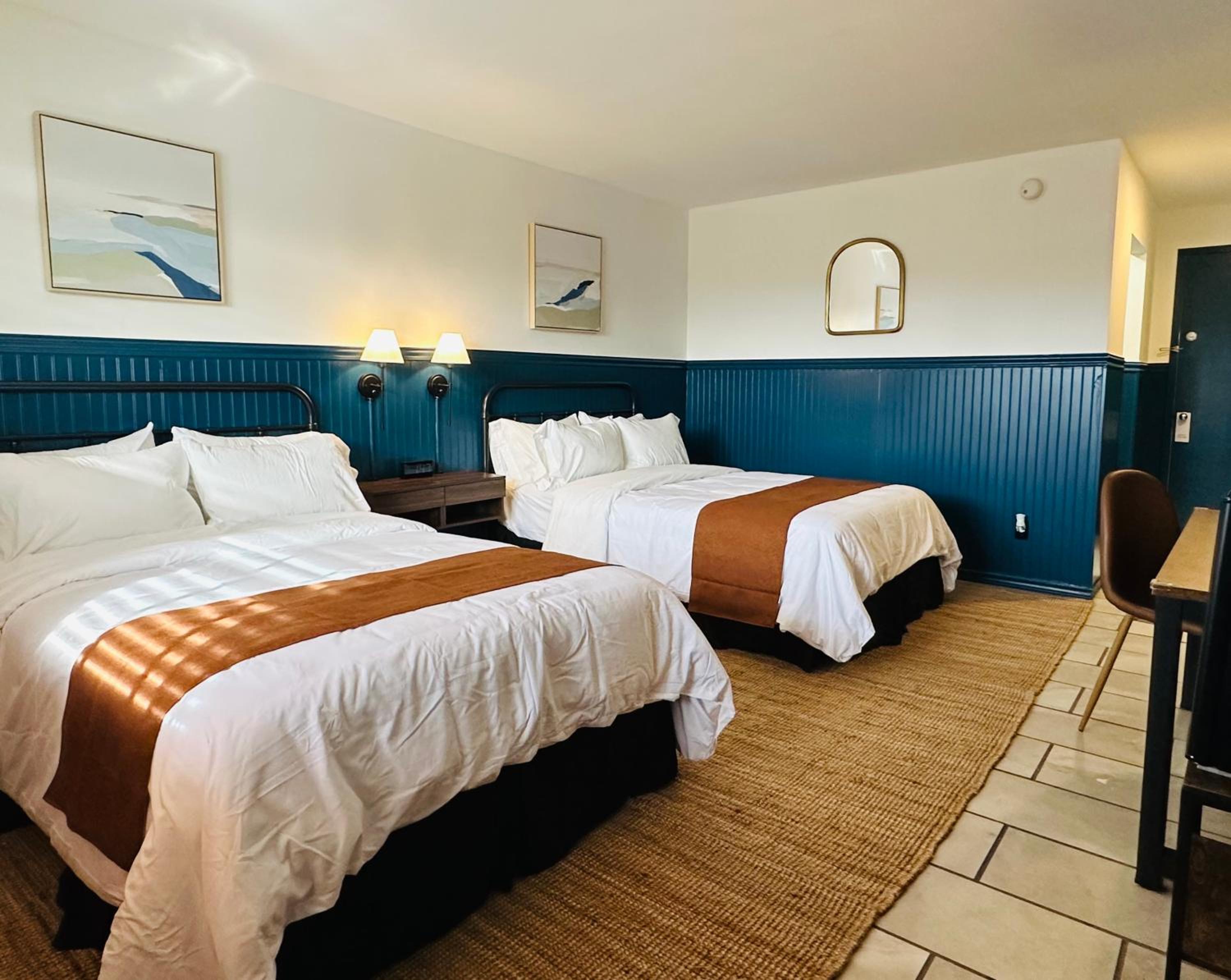 Double Room with Two Double Beds - Photo 1