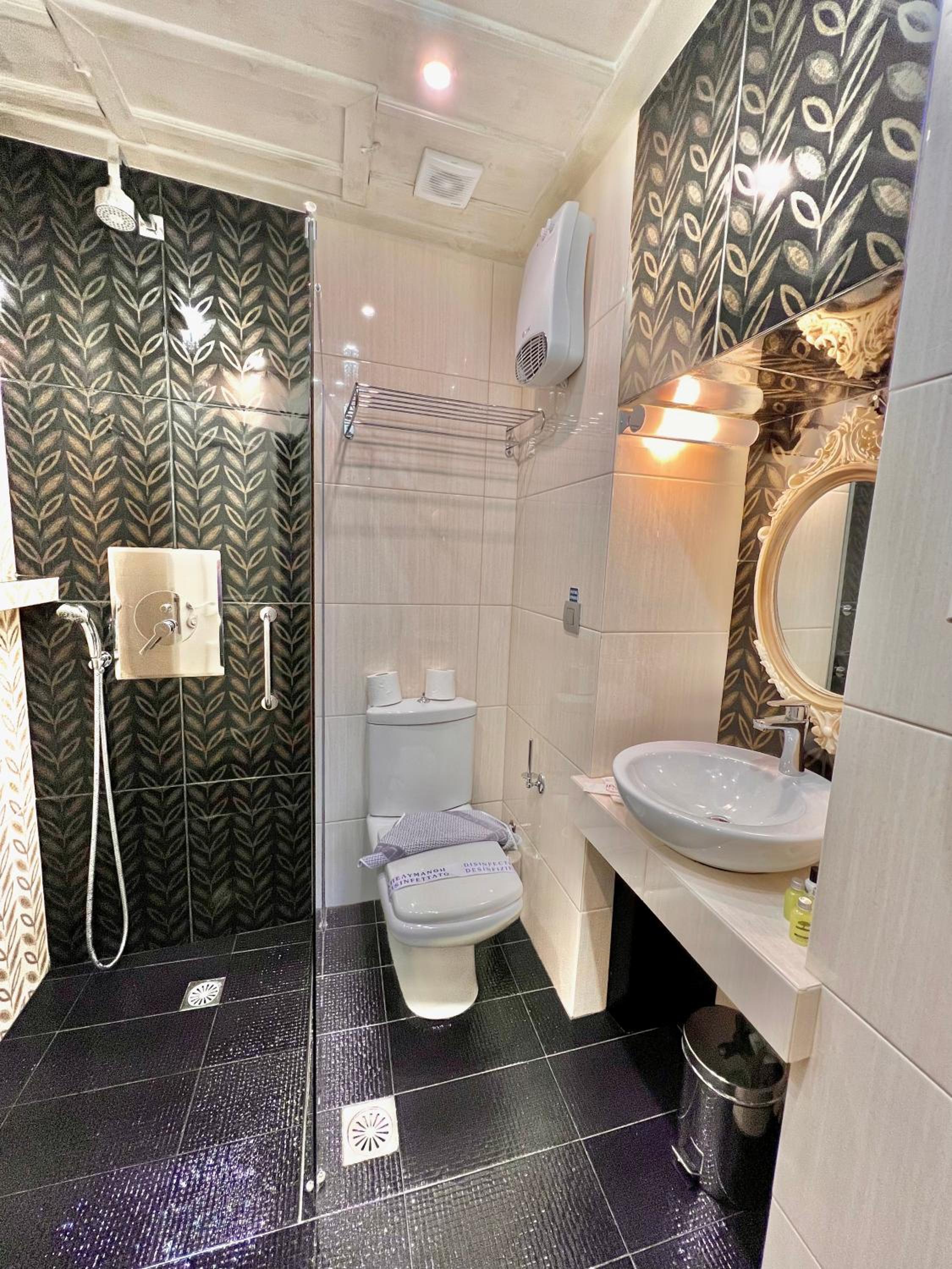 Double Room with Patio photo 3