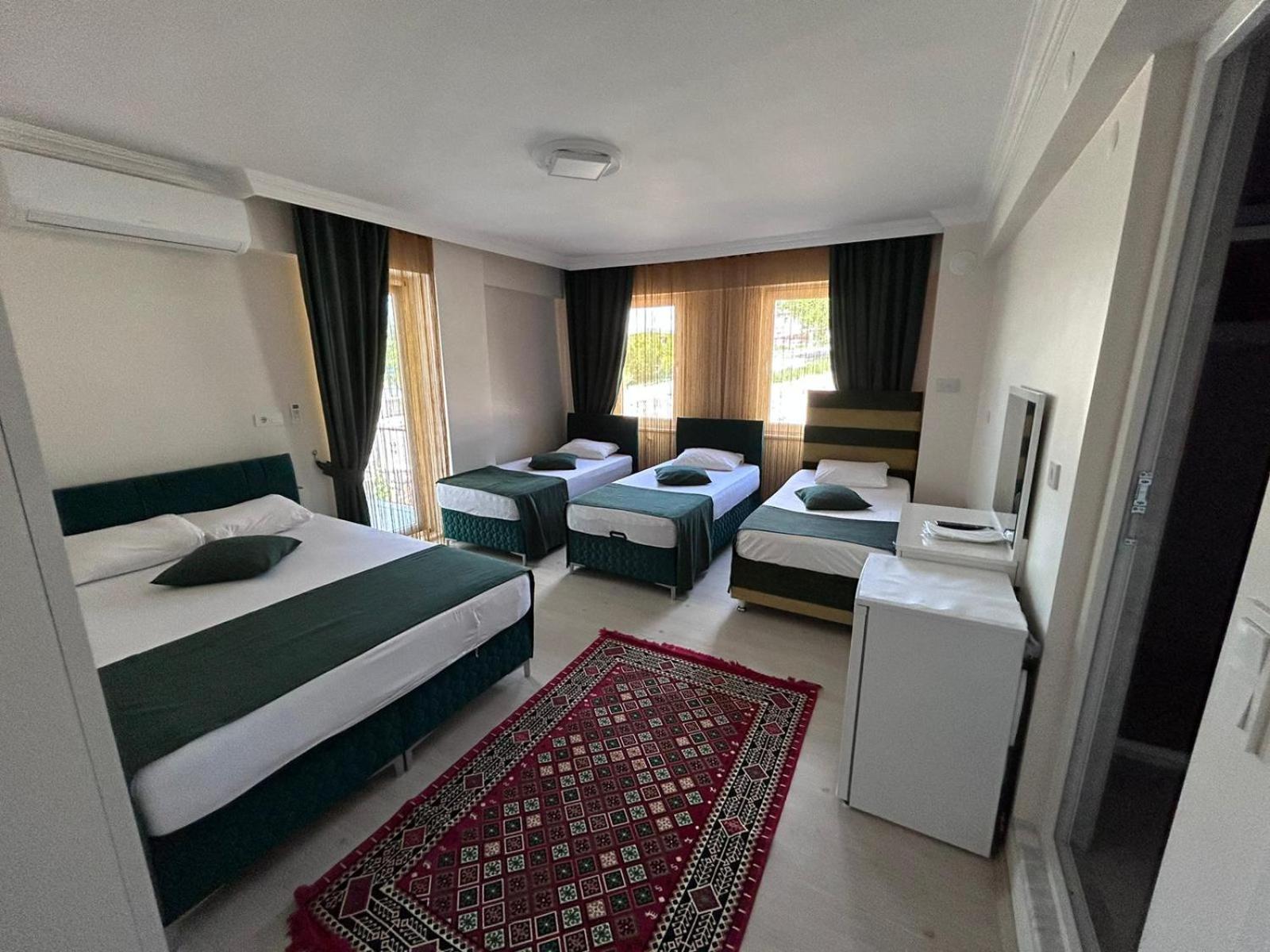 Quadruple Room - Photo 4