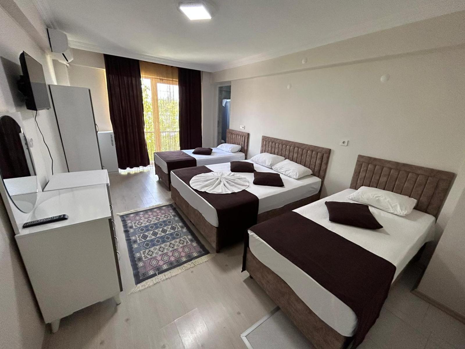Quadruple Room - Photo 7