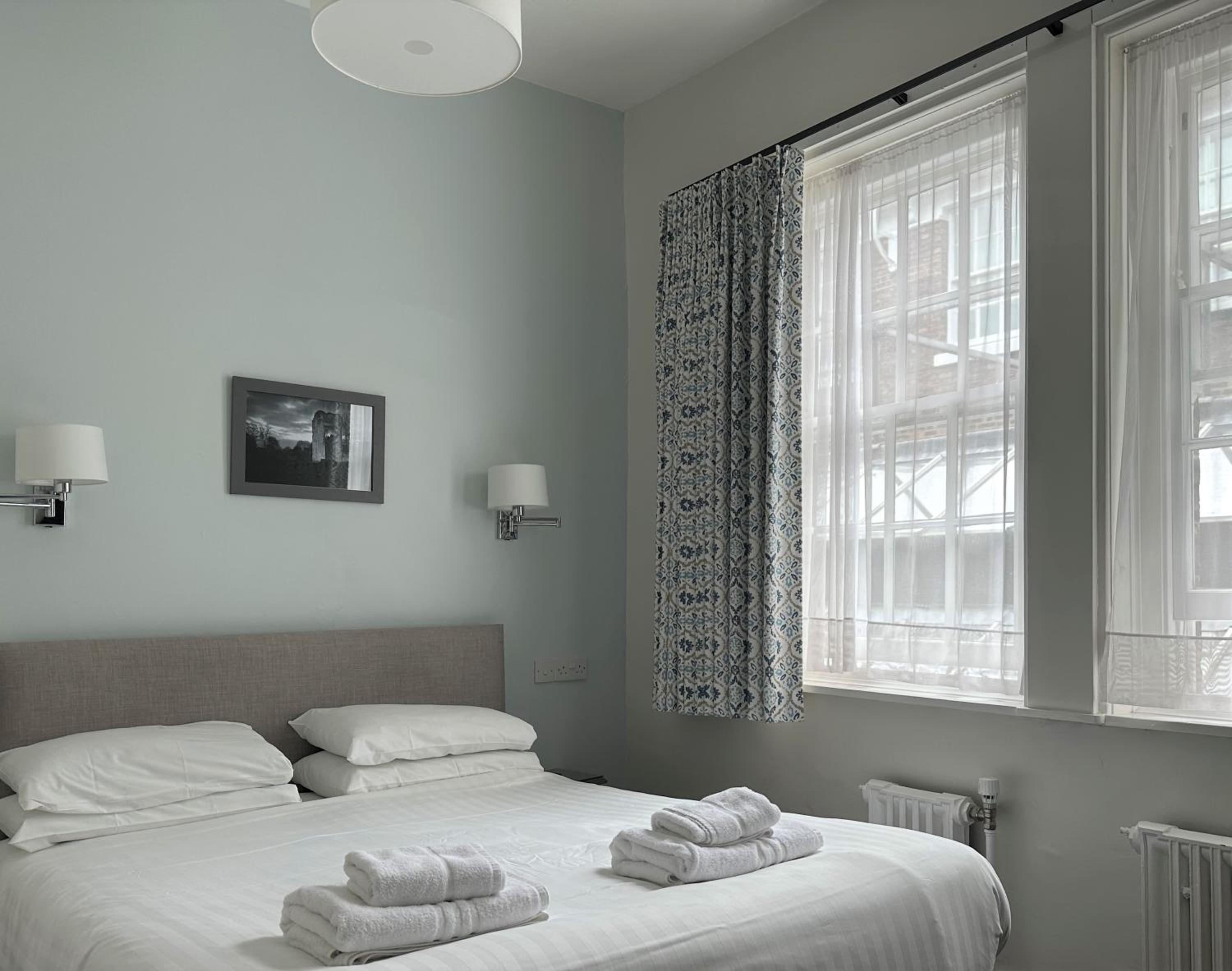Double Room - Photo 15