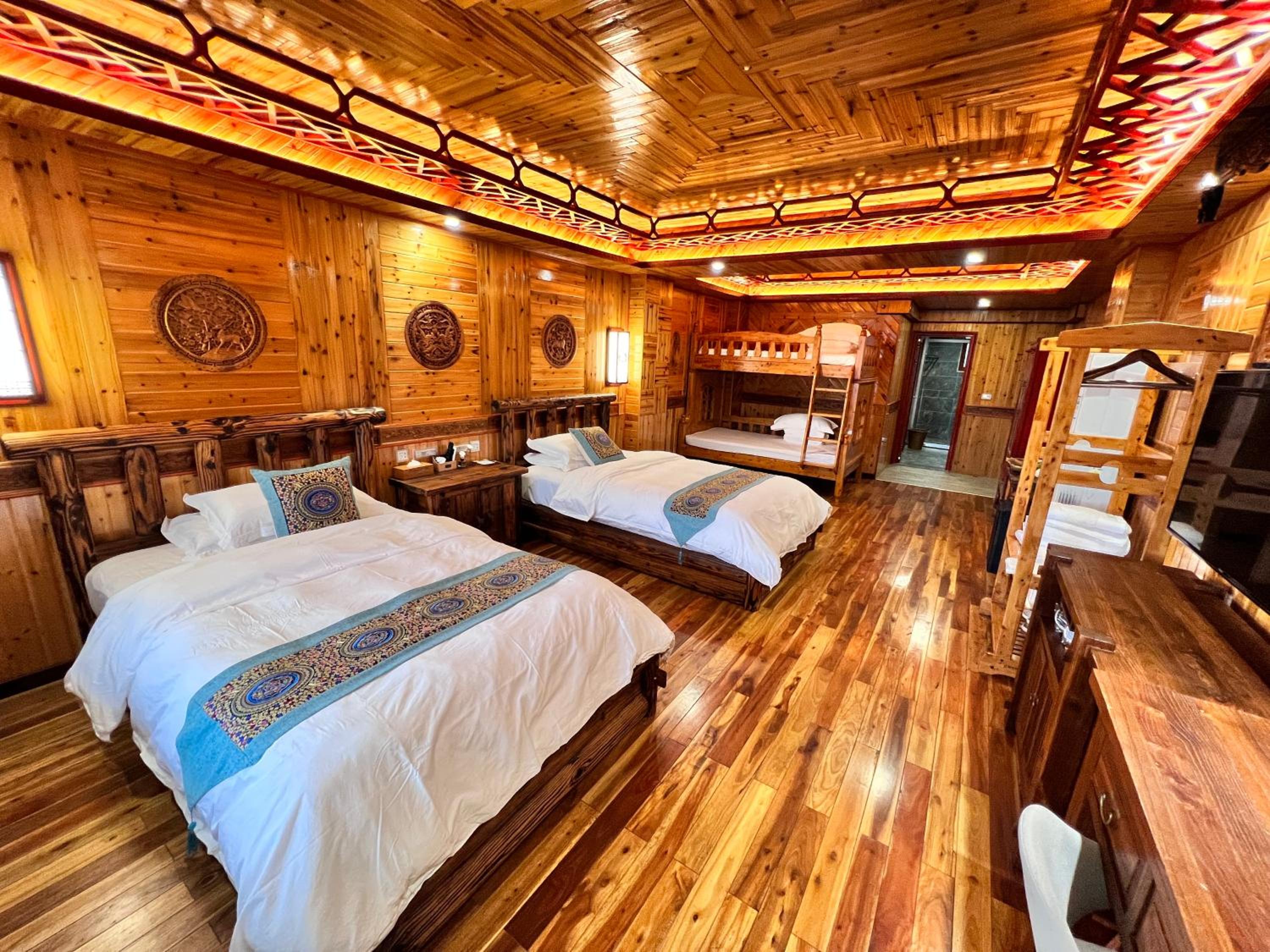 Quadruple Room with Balcony photo 3