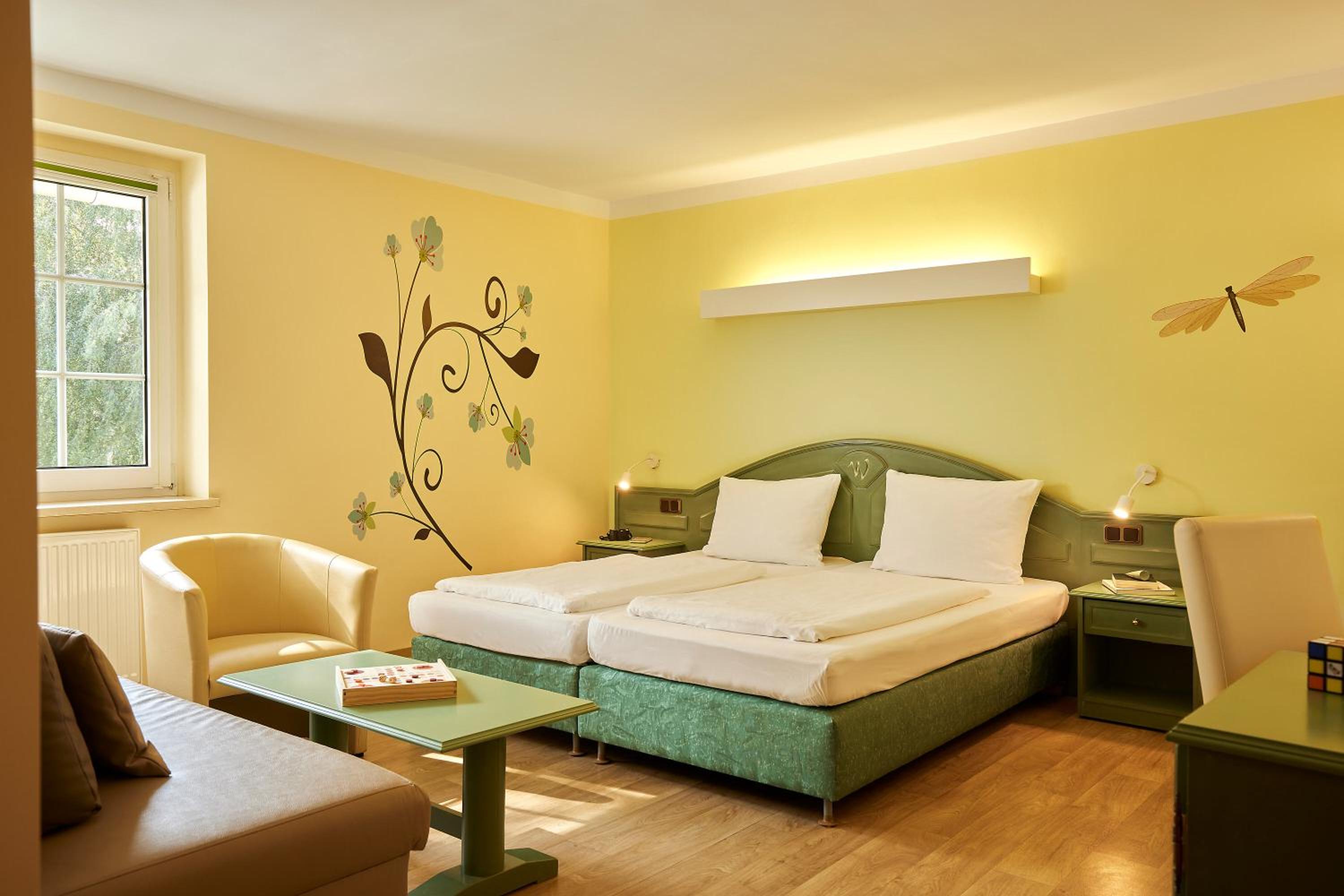 Large Two-Bedroom Family Suite - Photo 4
