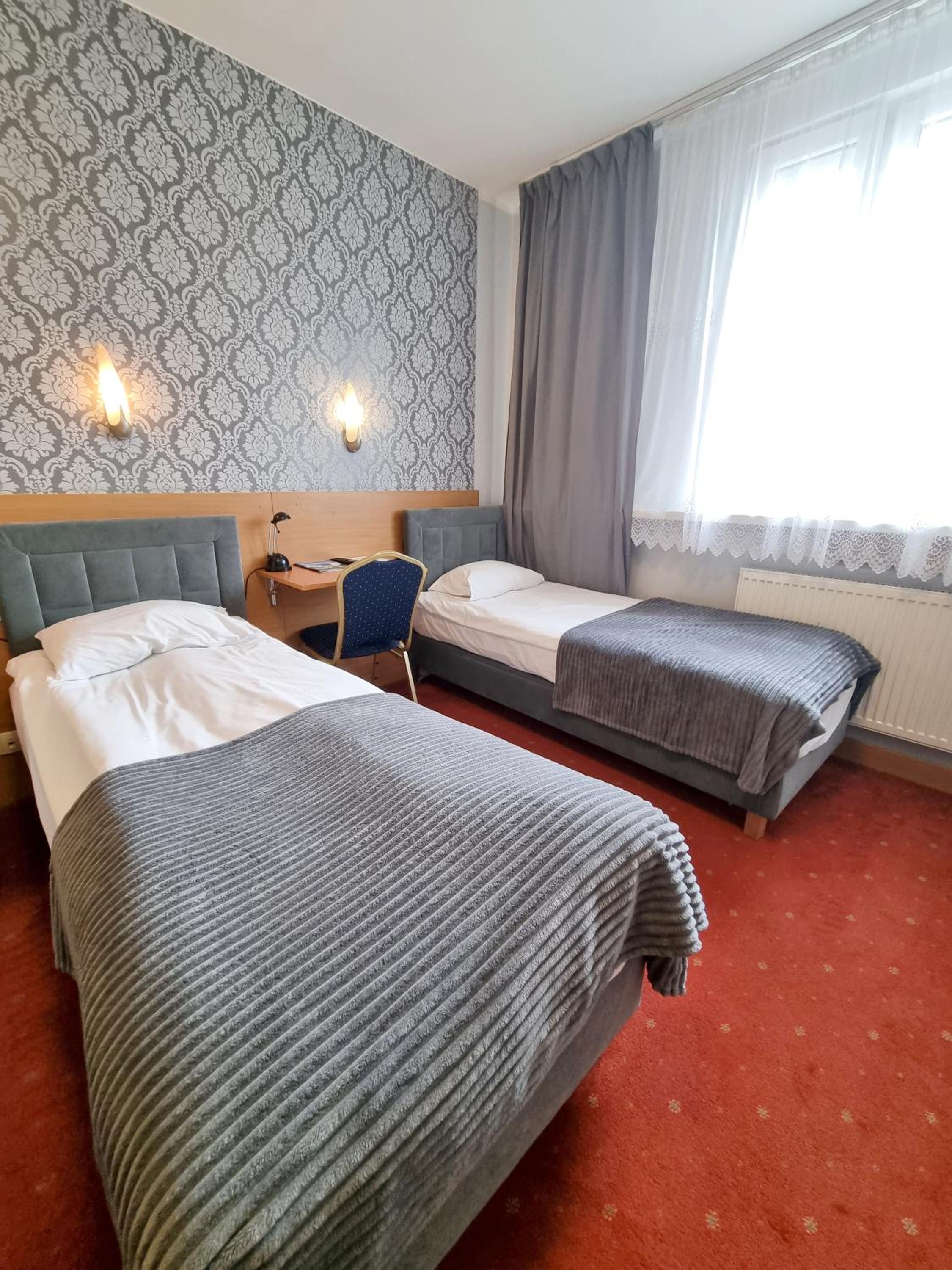 Twin Room - Photo 4