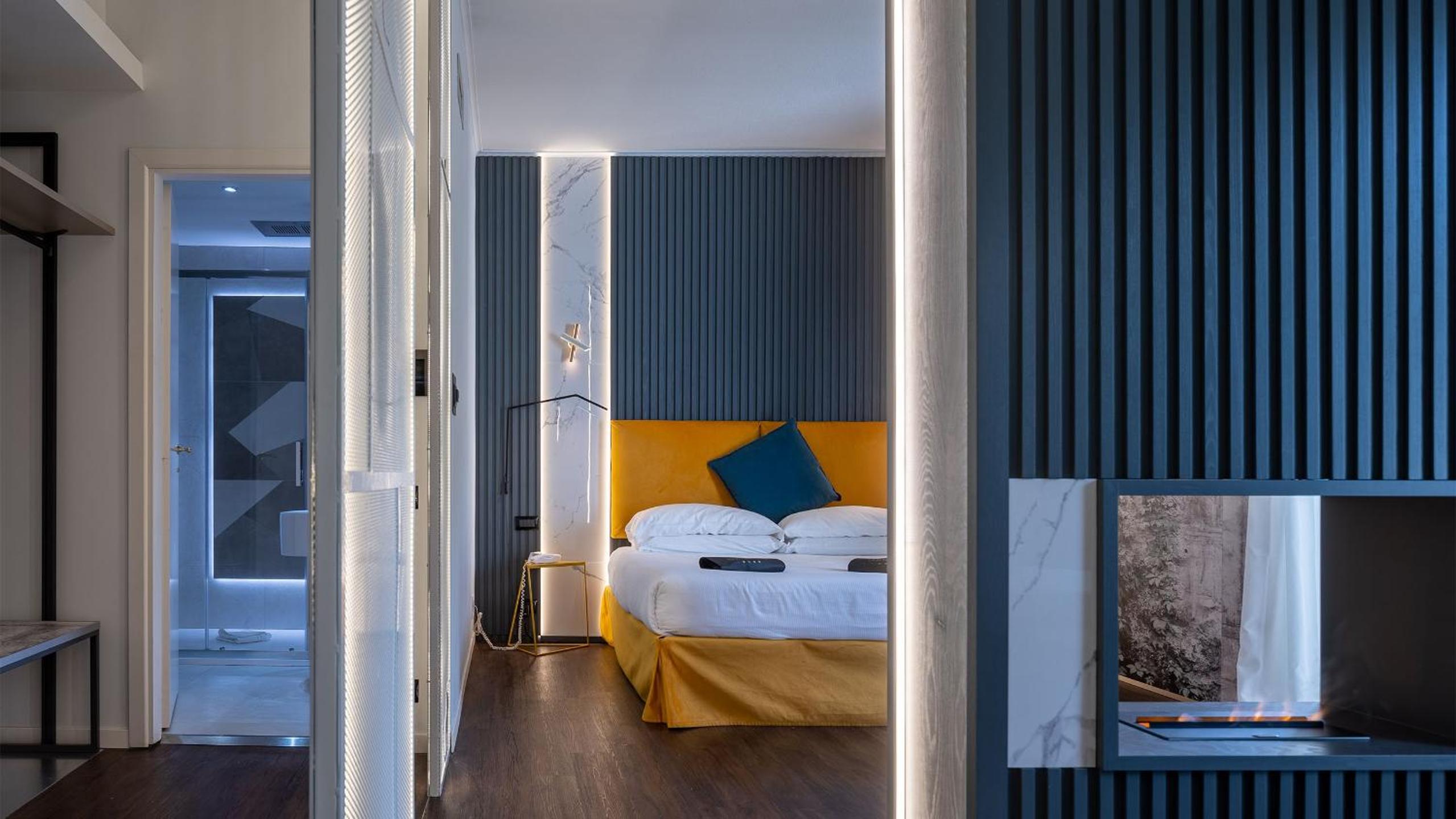 Suite with Spa Access - Photo 6