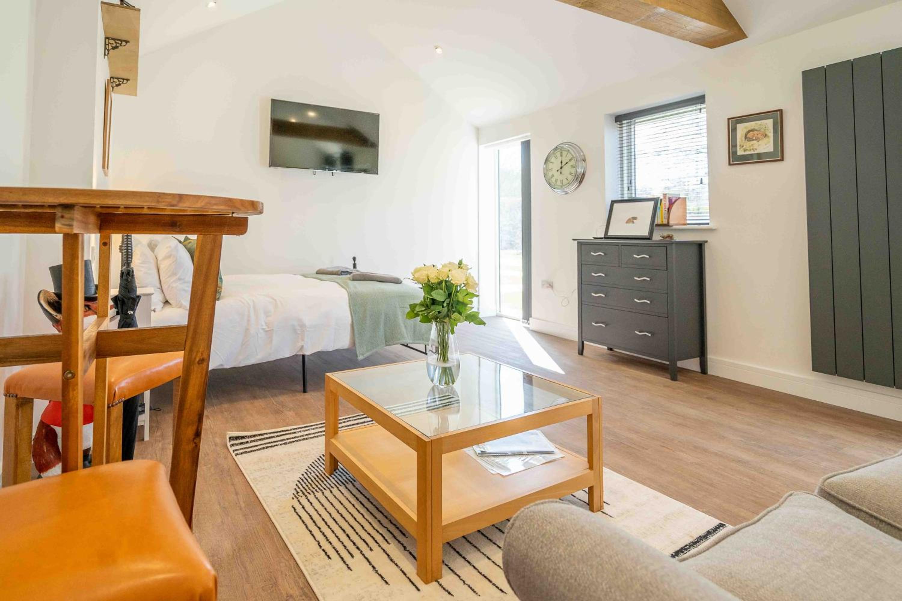 One-Bedroom House photo 1