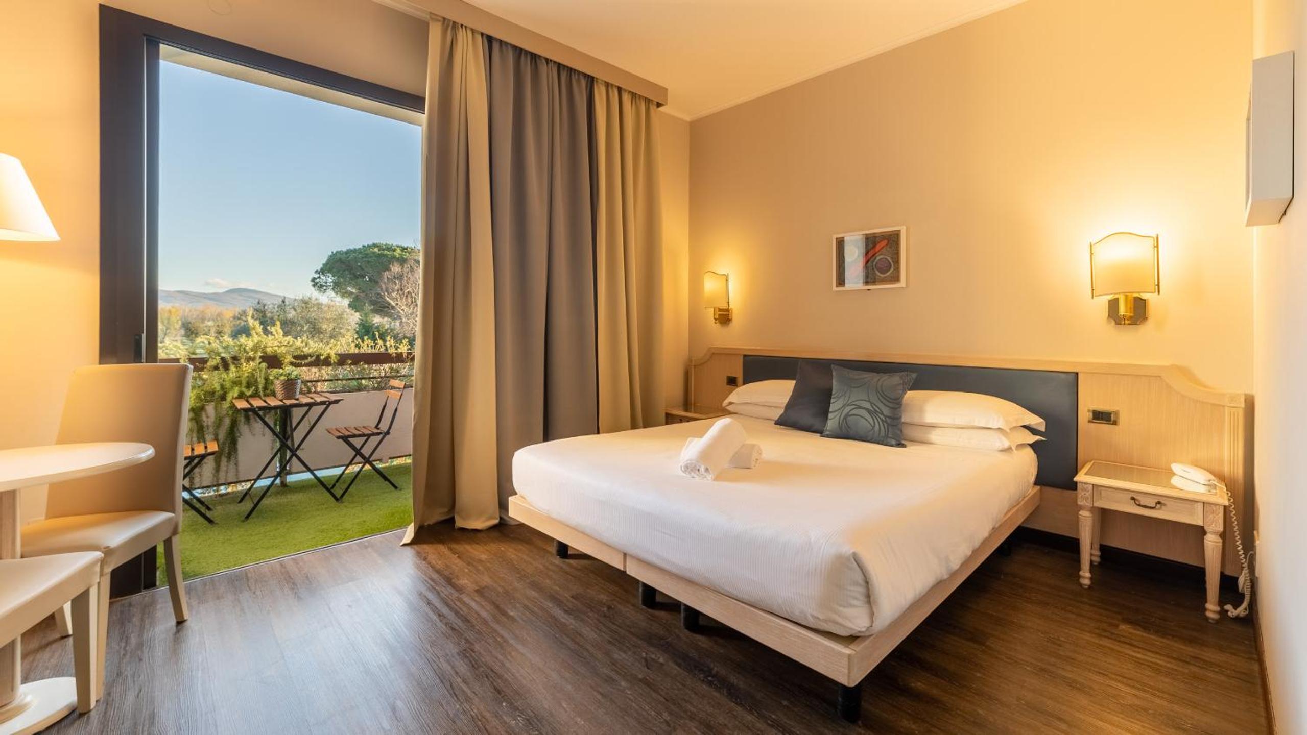 Deluxe Double Room with Spa Access and Pool View - Photo 1