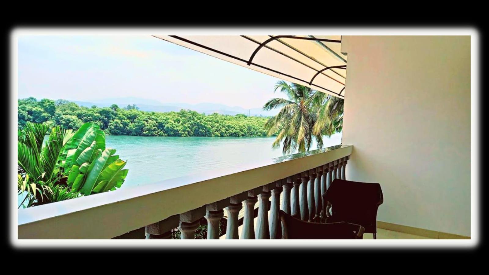 Suite with River View - Photo 18