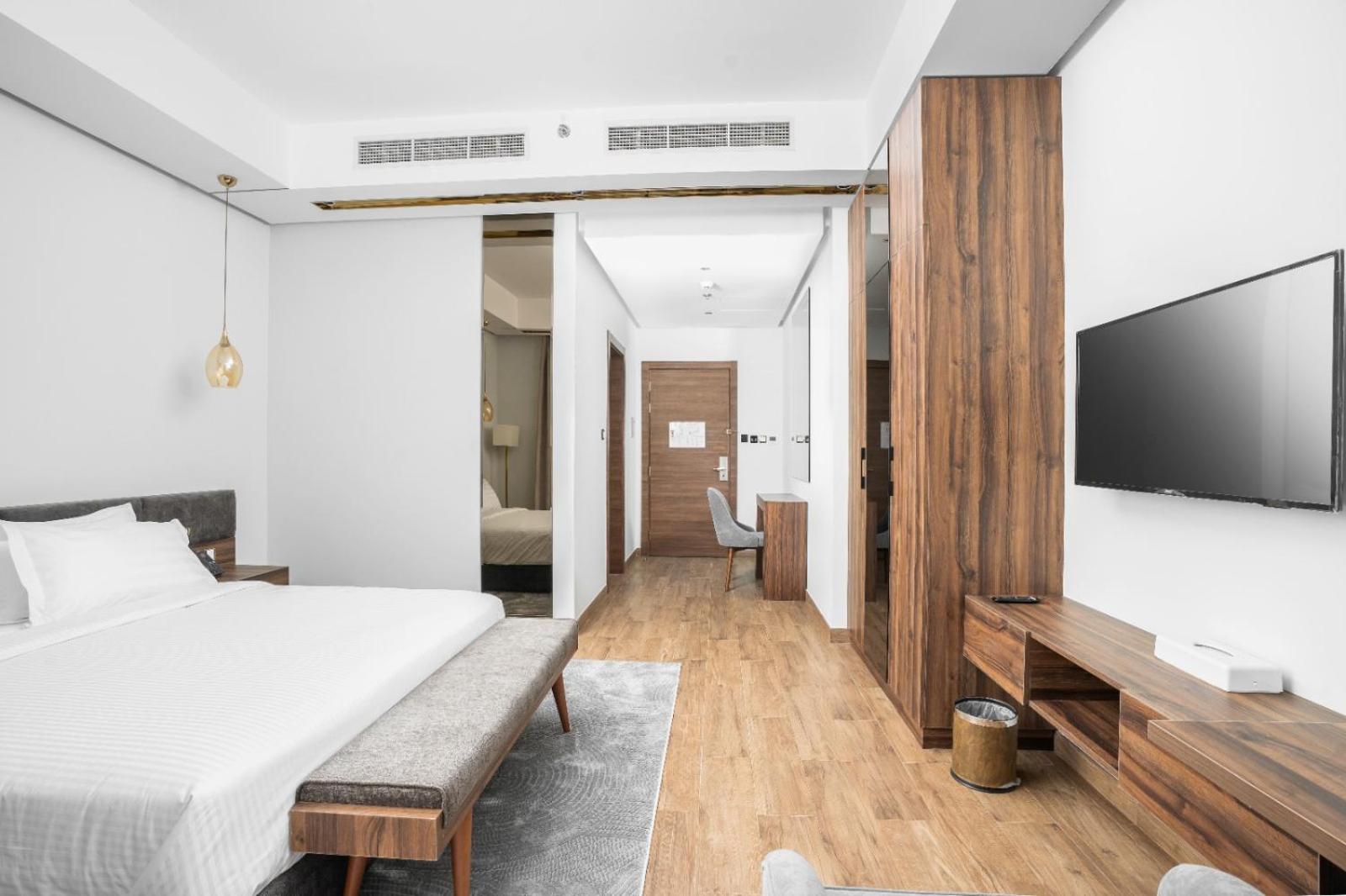 Superior King Room - Photo 2