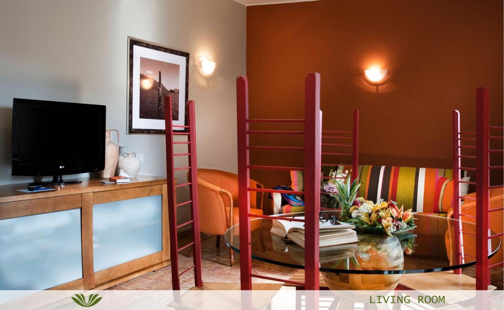 Family Room (2 Adults + 2 Children) photo 1