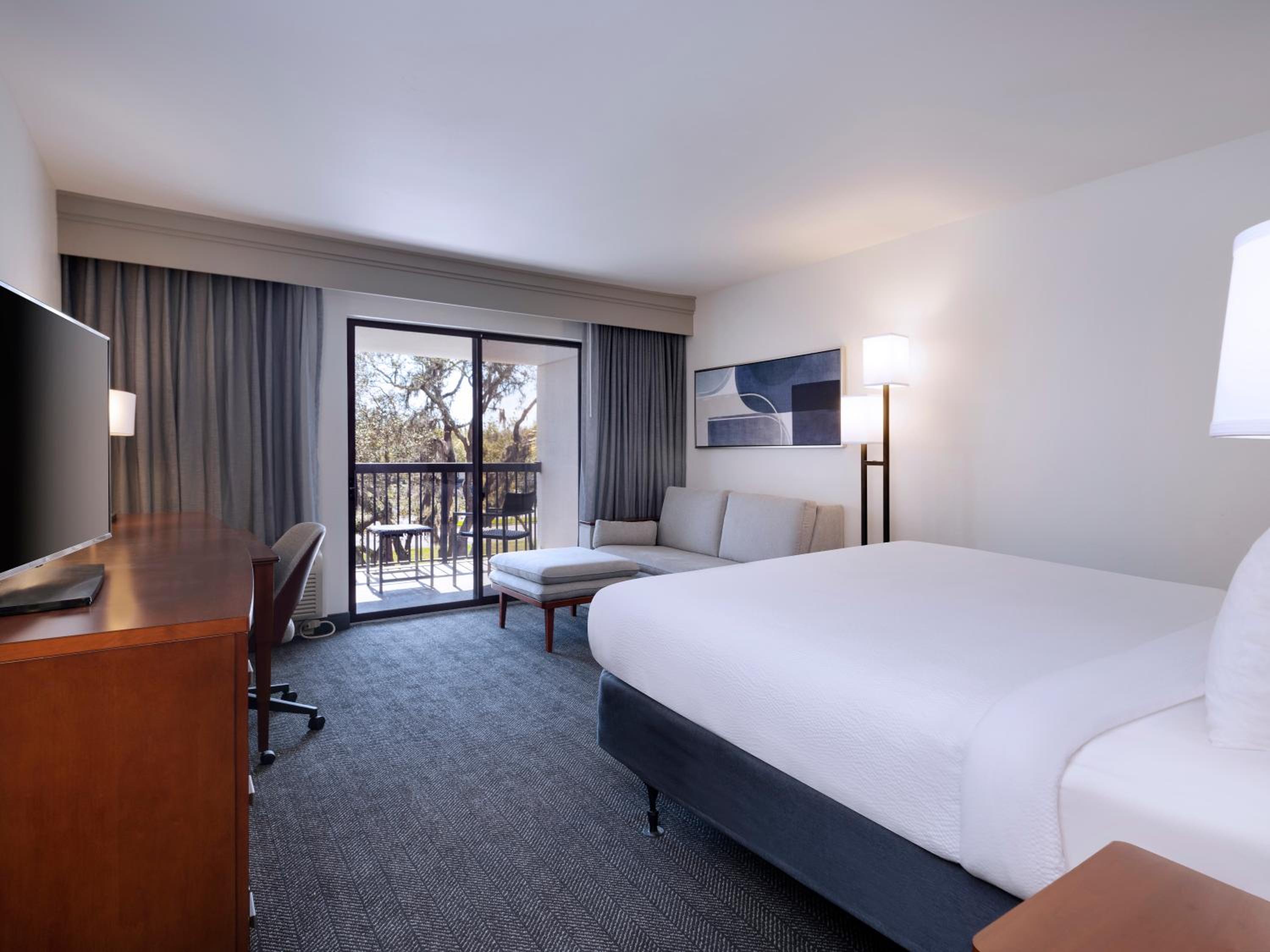 King Room with Sofa Bed and Balcony