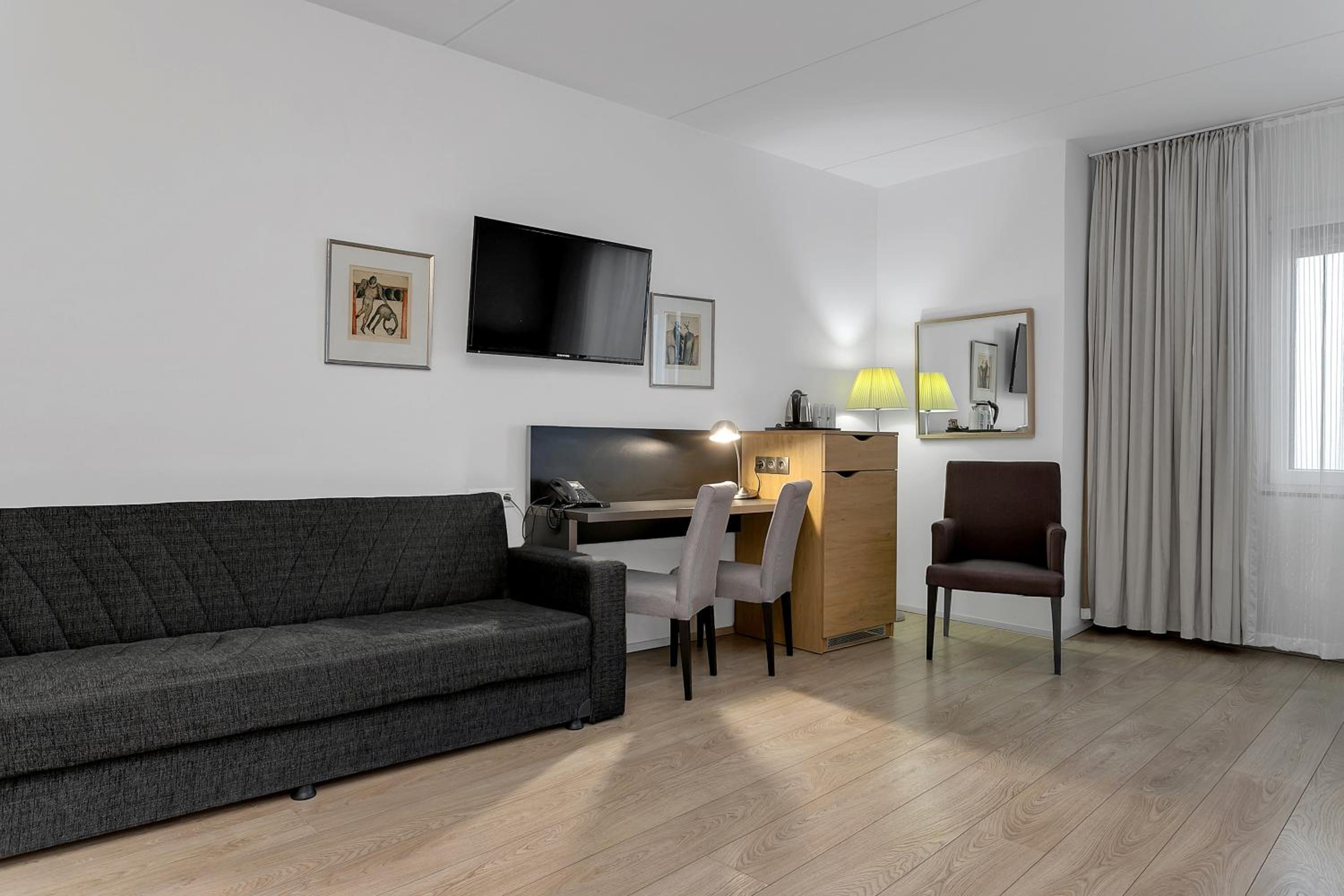 Family Room photo 2