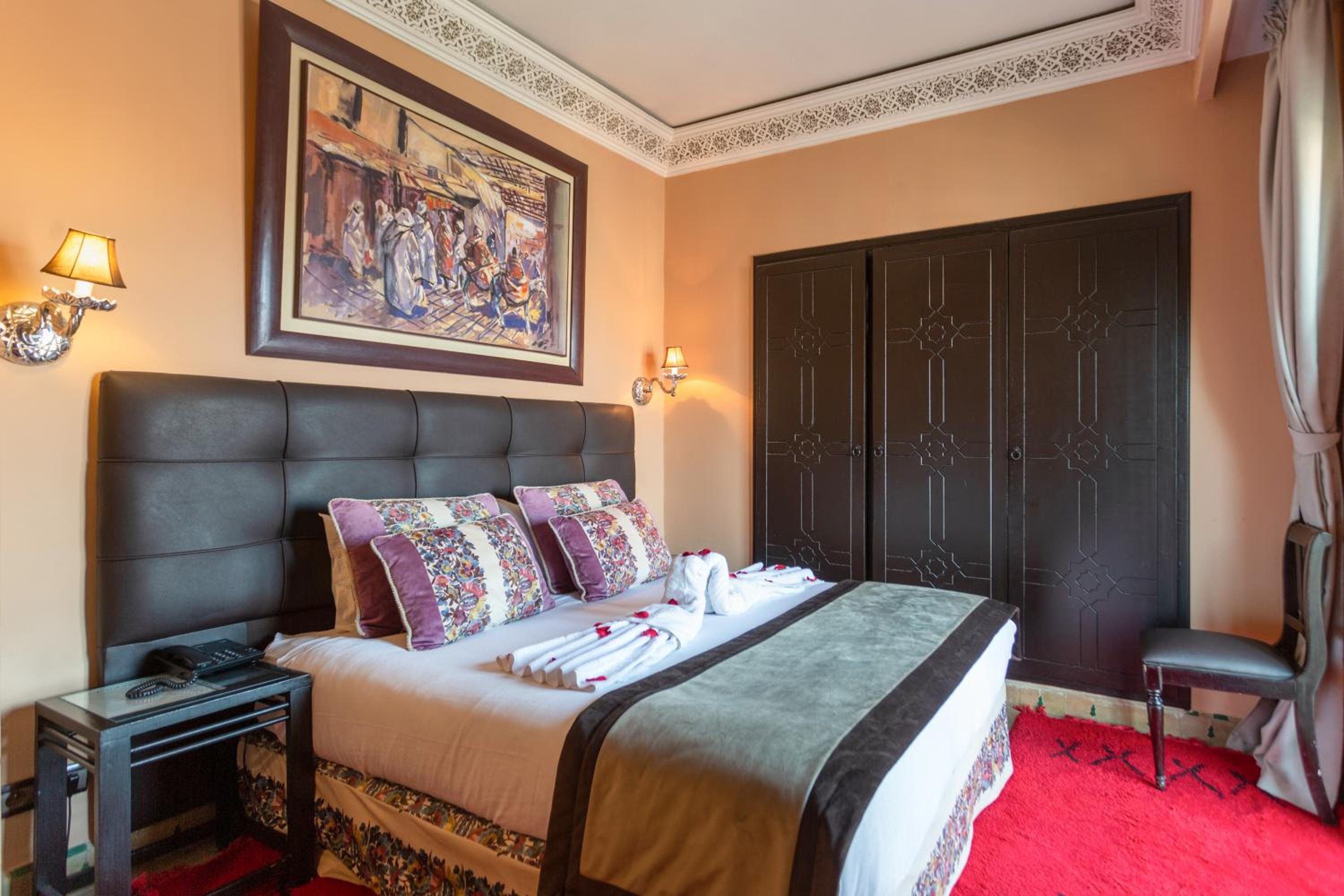 Junior Suite with Balcony - Photo 6