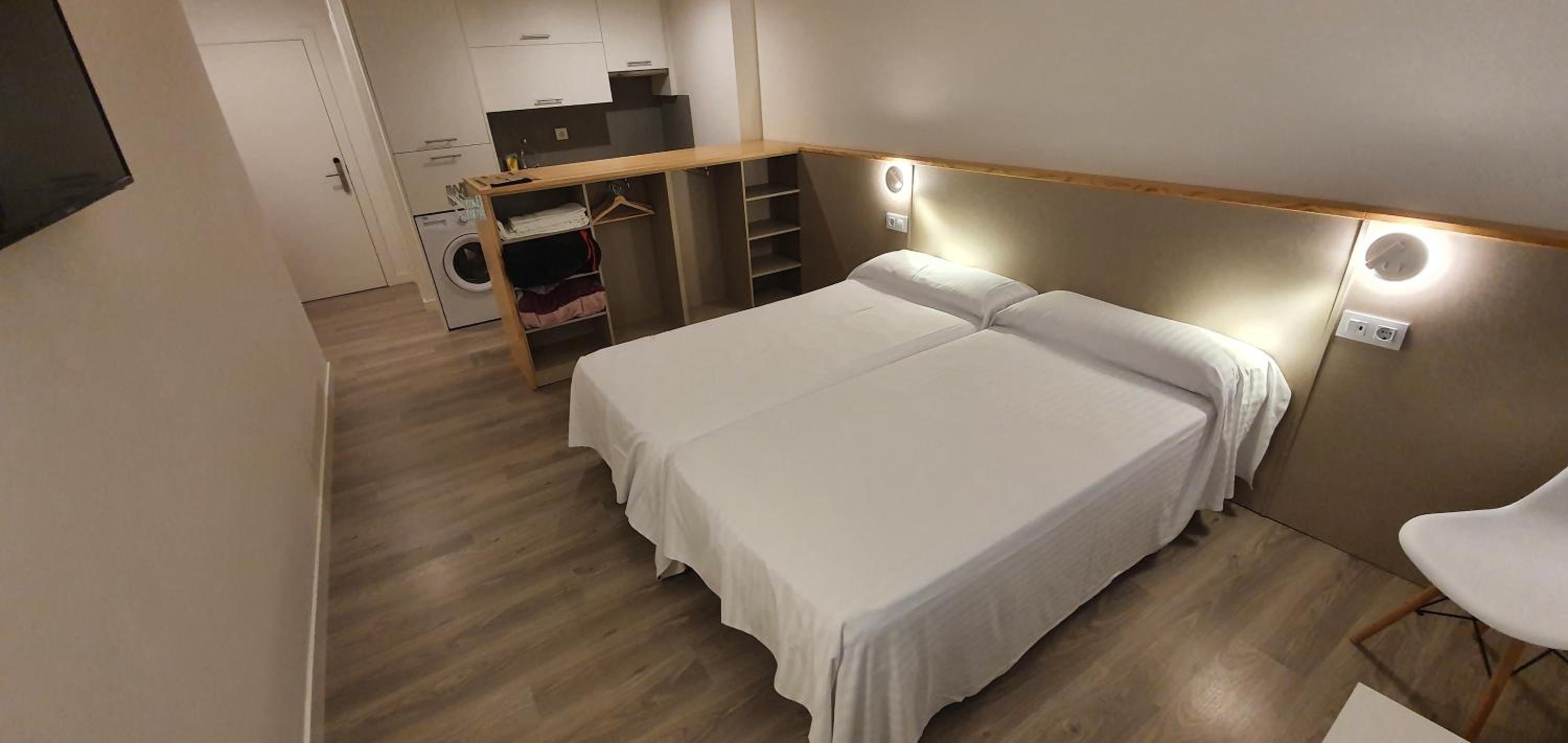 Standard Studio with street view - Photo 12