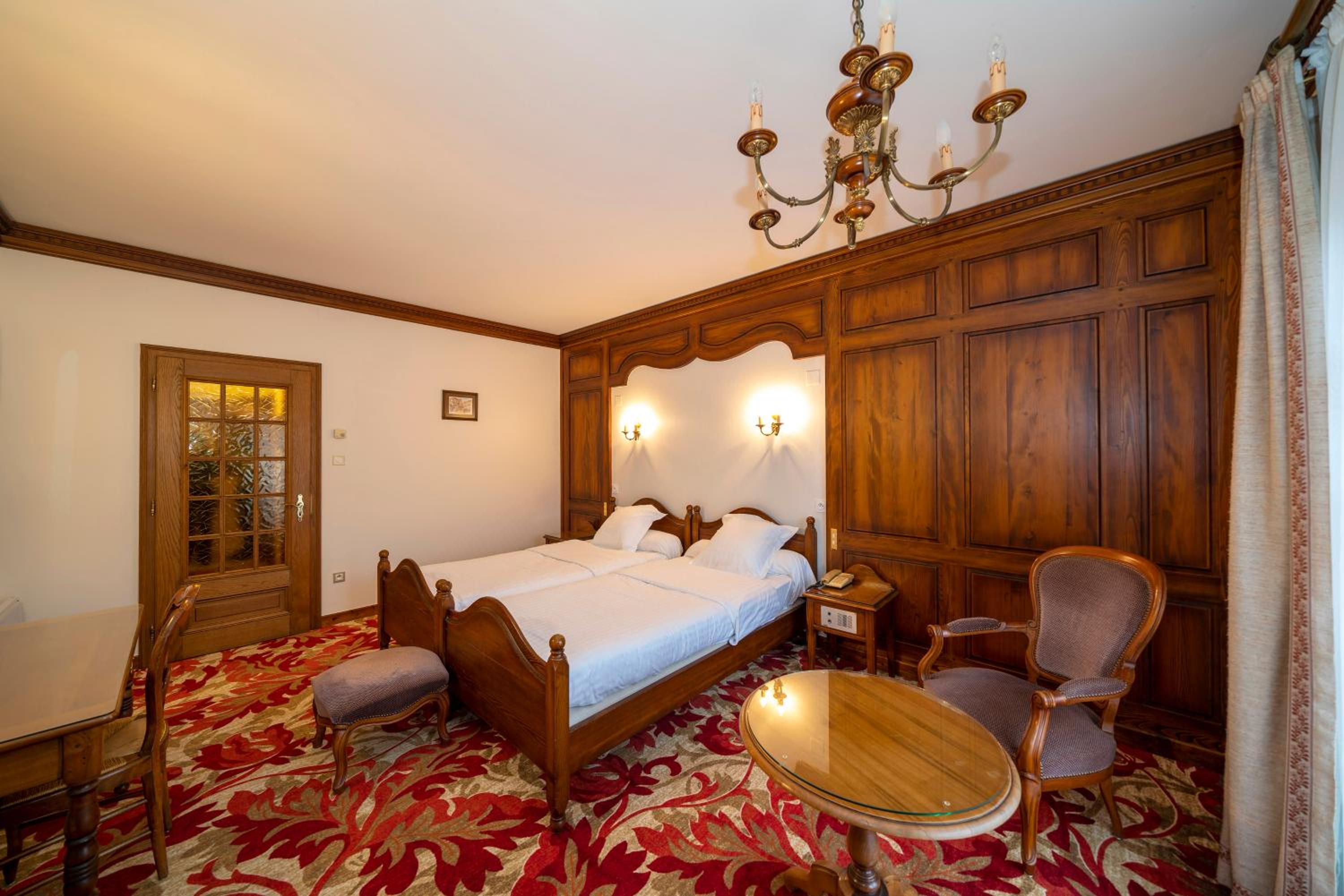 Deluxe Double Room with Balcony photo 1