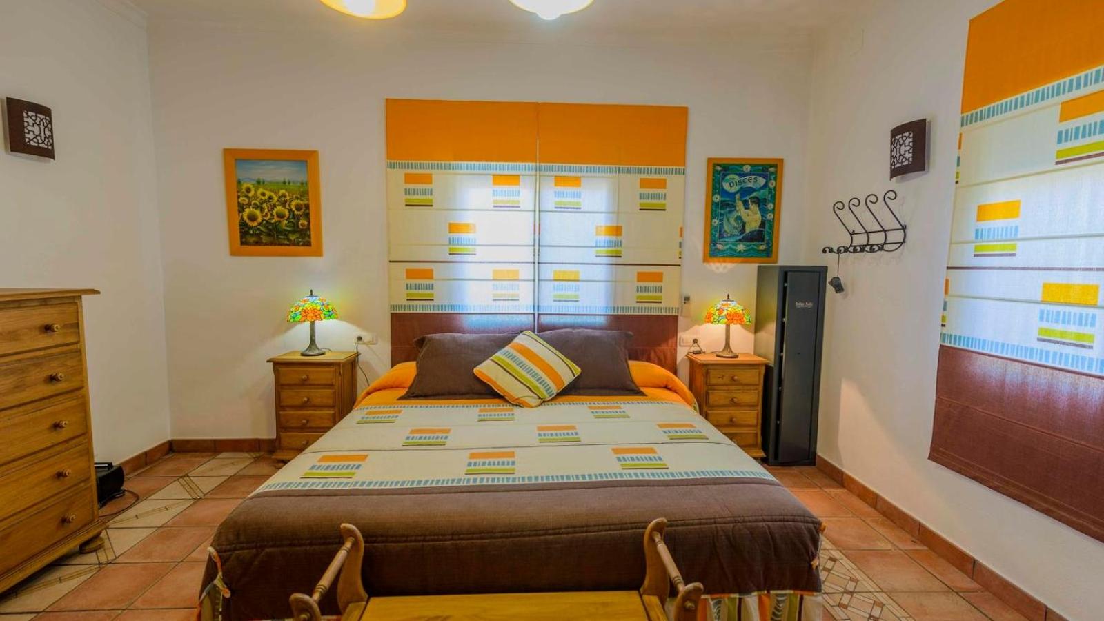 Three-Bedroom House photo 3