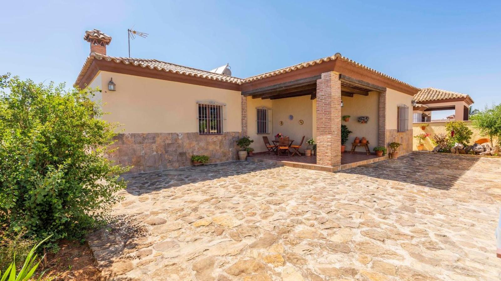 Three-Bedroom House photo 2